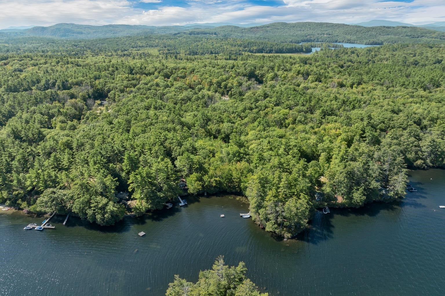Holderness, New Hampshire, 03245, United States, 4 Bedrooms Bedrooms, ,4 BathroomsBathrooms,Residential,Active,1945064