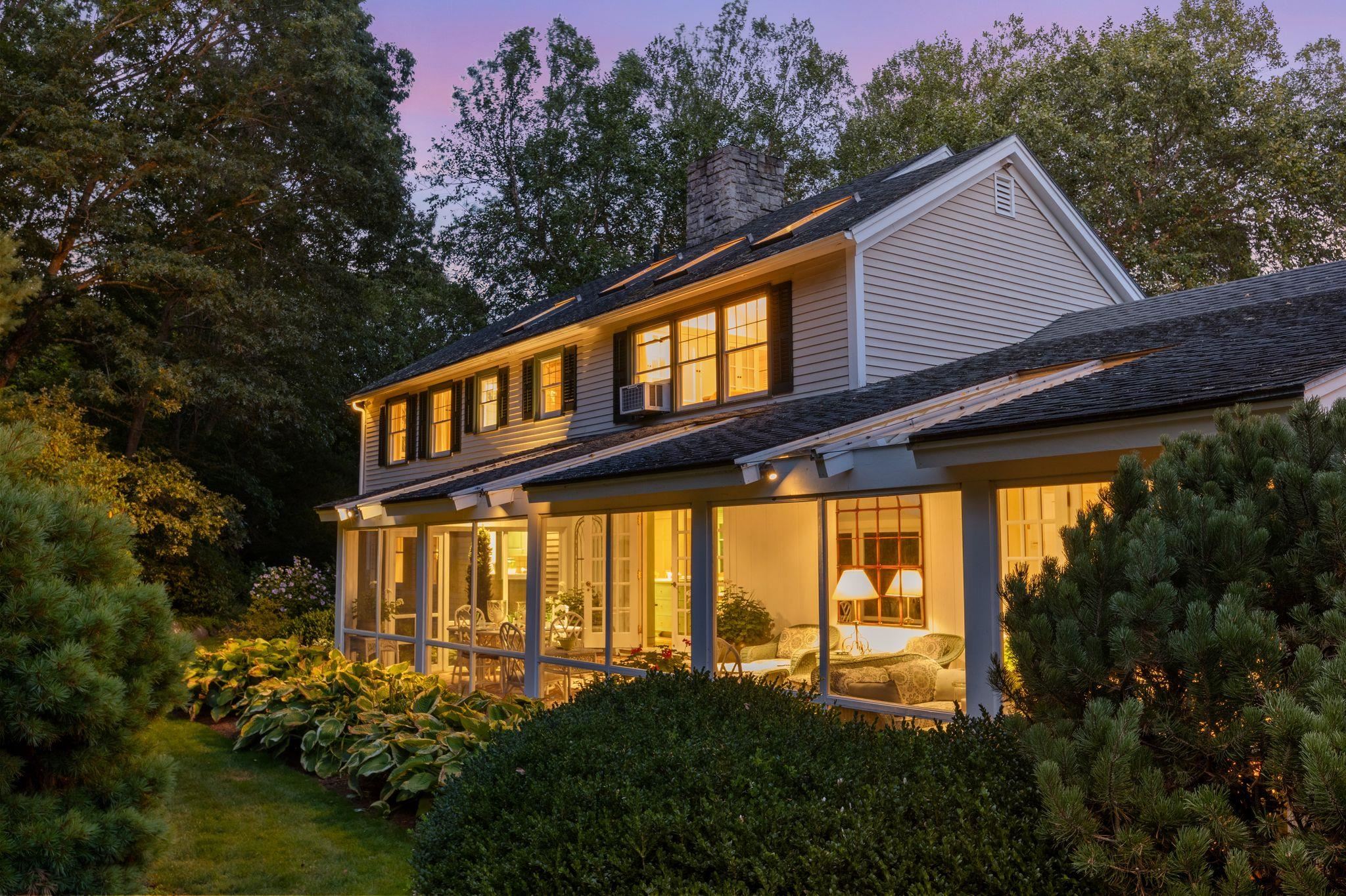 Hampton Falls, New Hampshire, 03844, United States, 4 Bedrooms Bedrooms, ,4 BathroomsBathrooms,Residential,Pending,2006809