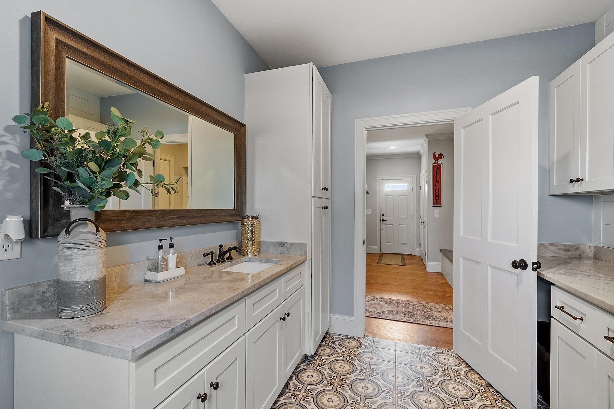 Hollis, New Hampshire, 03049, United States, 4 Bedrooms Bedrooms, ,3 BathroomsBathrooms,Residential,Active,1739736