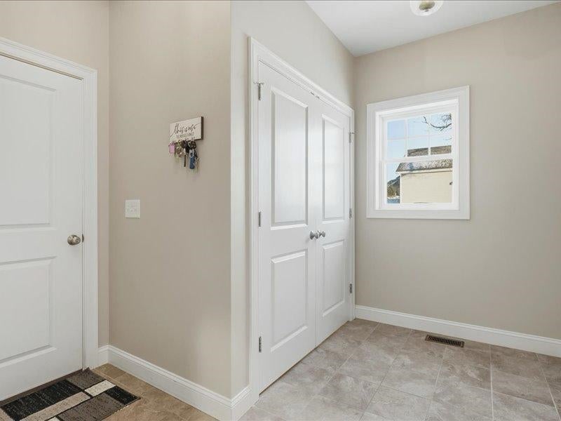 Pelham, New Hampshire, 03076, United States, 3 Bedrooms Bedrooms, ,3 BathroomsBathrooms,Residential,Active,2007950