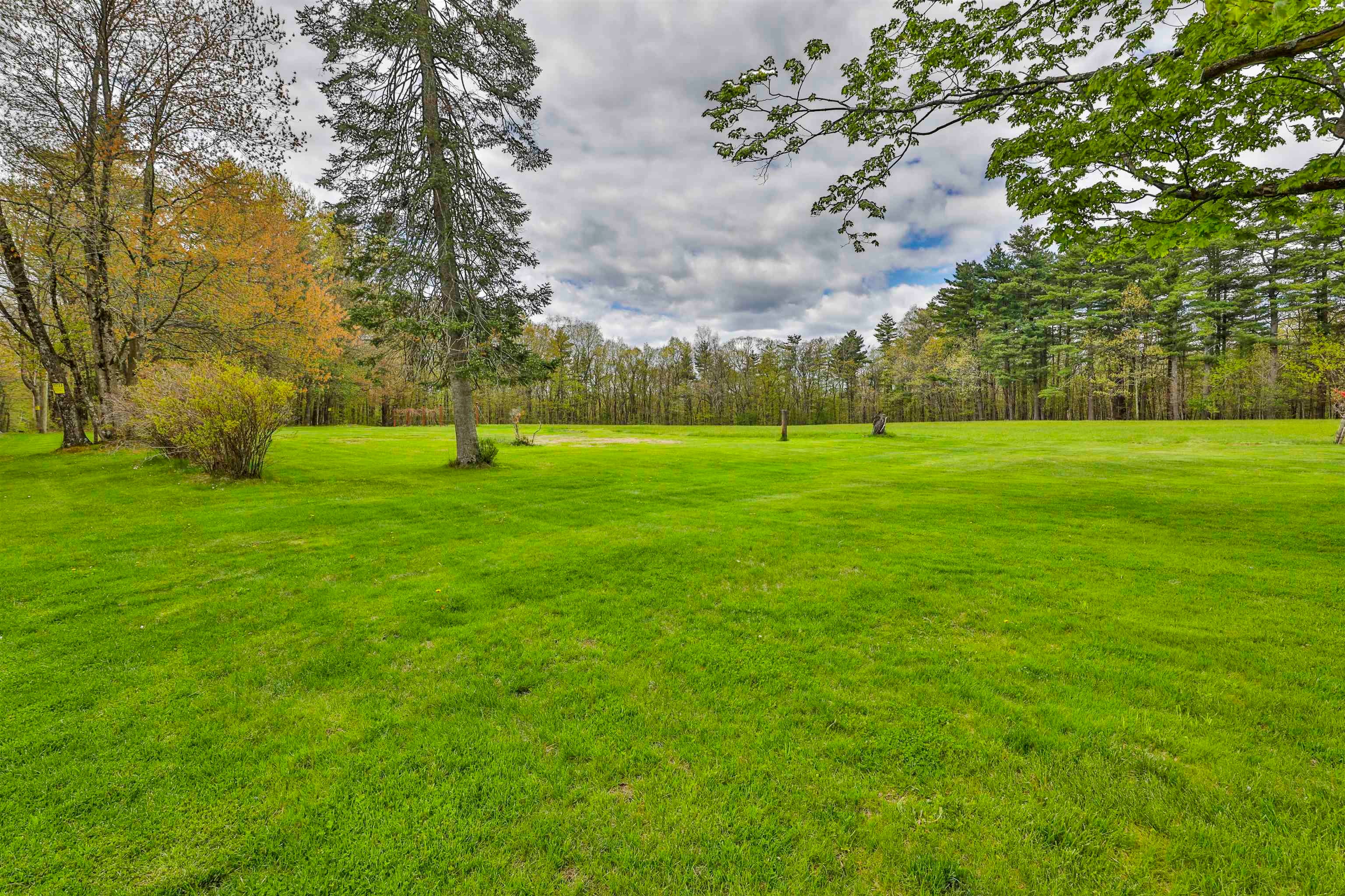 Derry, New Hampshire, 03038, United States, 3 Bedrooms Bedrooms, ,2 BathroomsBathrooms,Residential,Pending,2045748