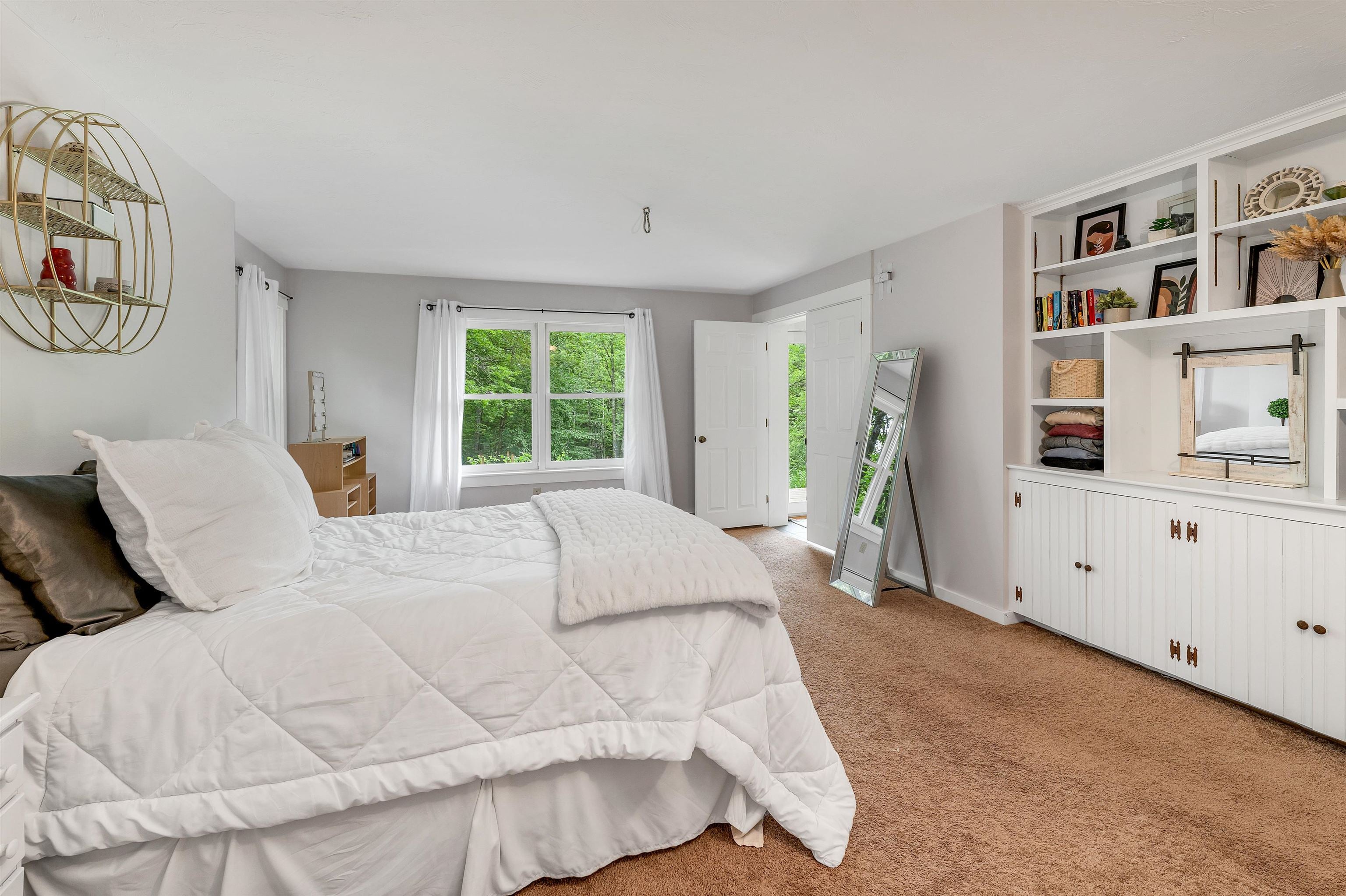 Meredith, New Hampshire, 03253, United States, 4 Bedrooms Bedrooms, ,5 BathroomsBathrooms,Residential,Pending,2045598