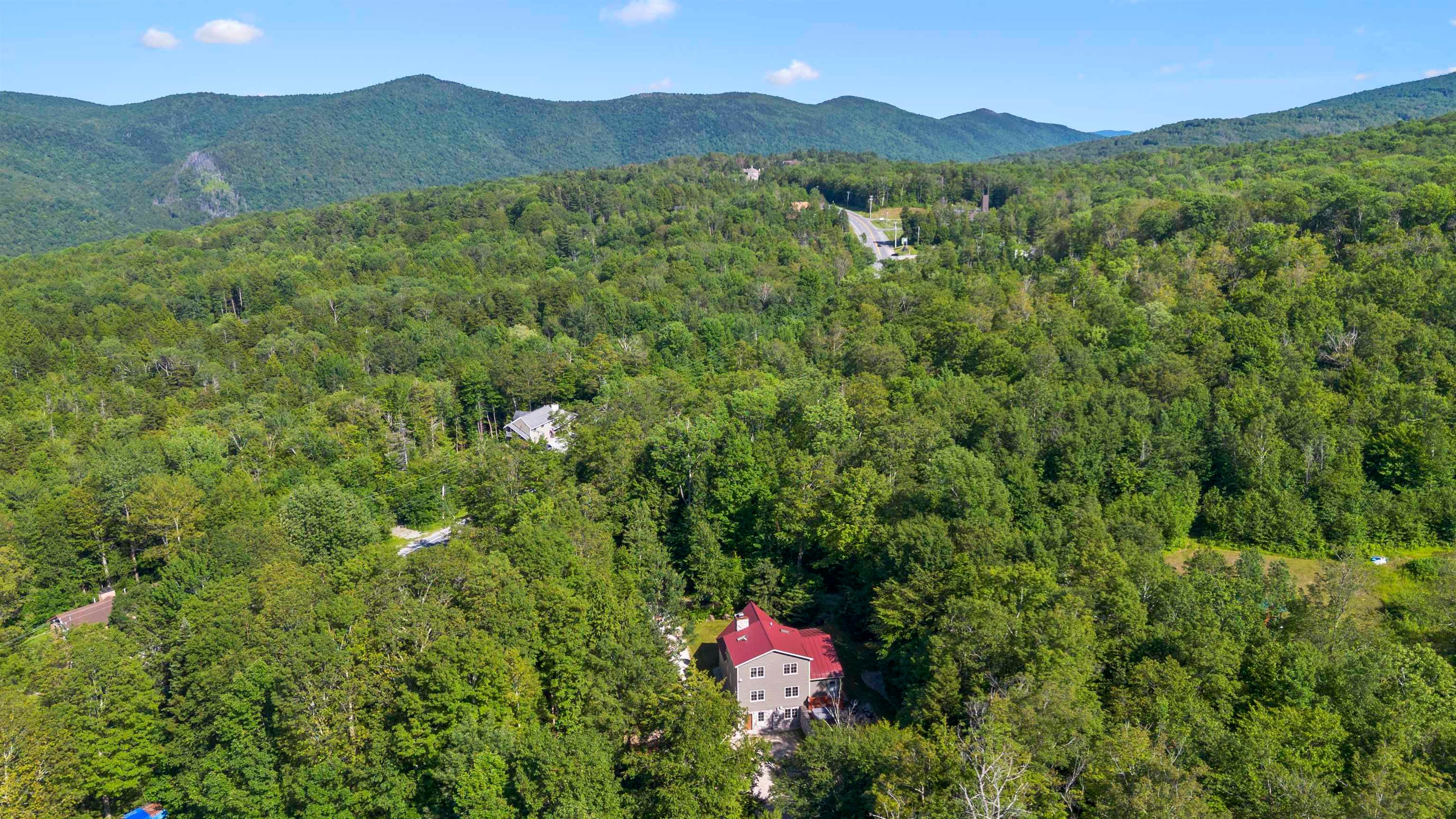 Killington, Vermont, 05751, United States, 3 Bedrooms Bedrooms, ,3 BathroomsBathrooms,Residential,Active,1884979