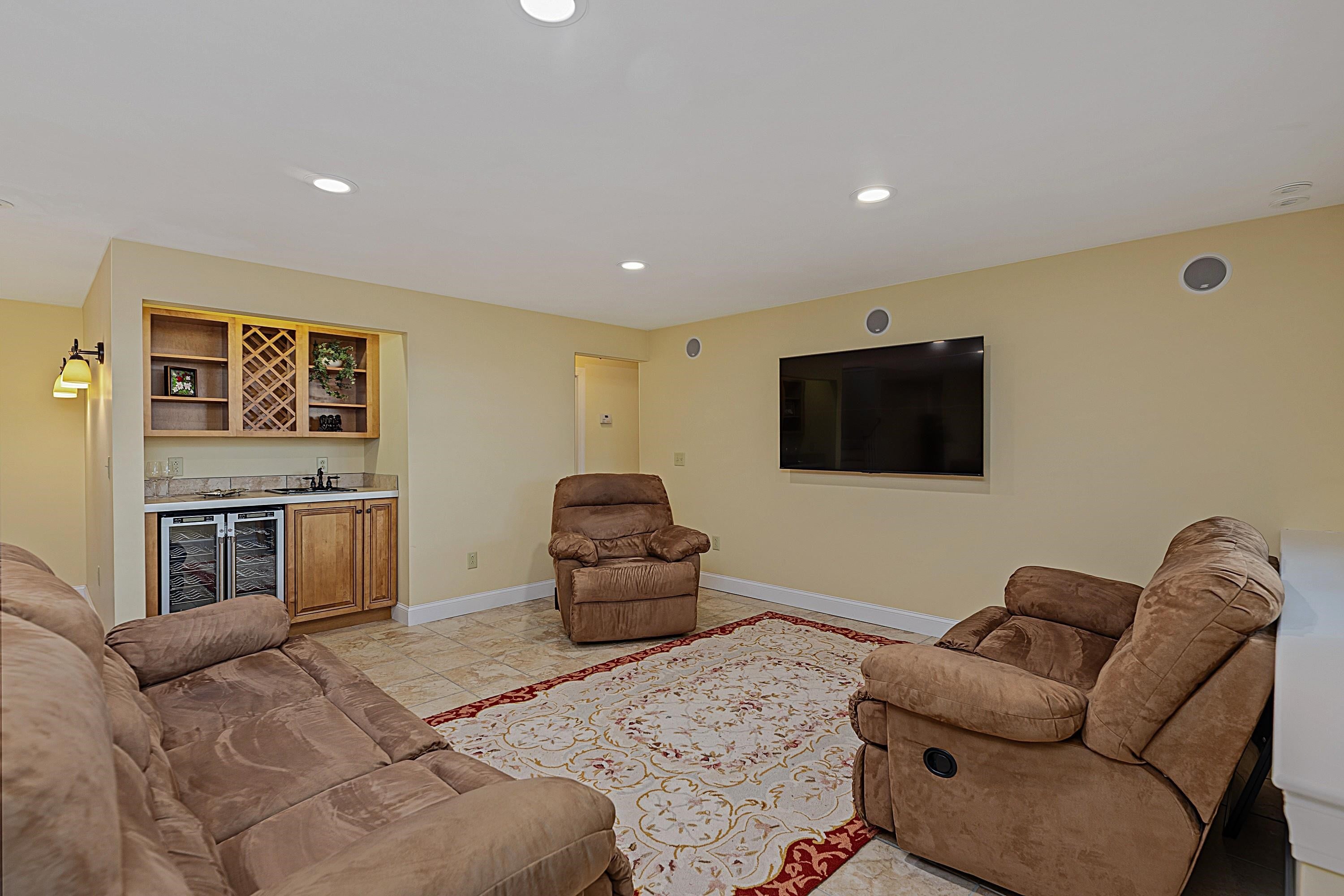Sullivan, New Hampshire, 03445, United States, 5 Bedrooms Bedrooms, ,4 BathroomsBathrooms,Residential,Active,2052047