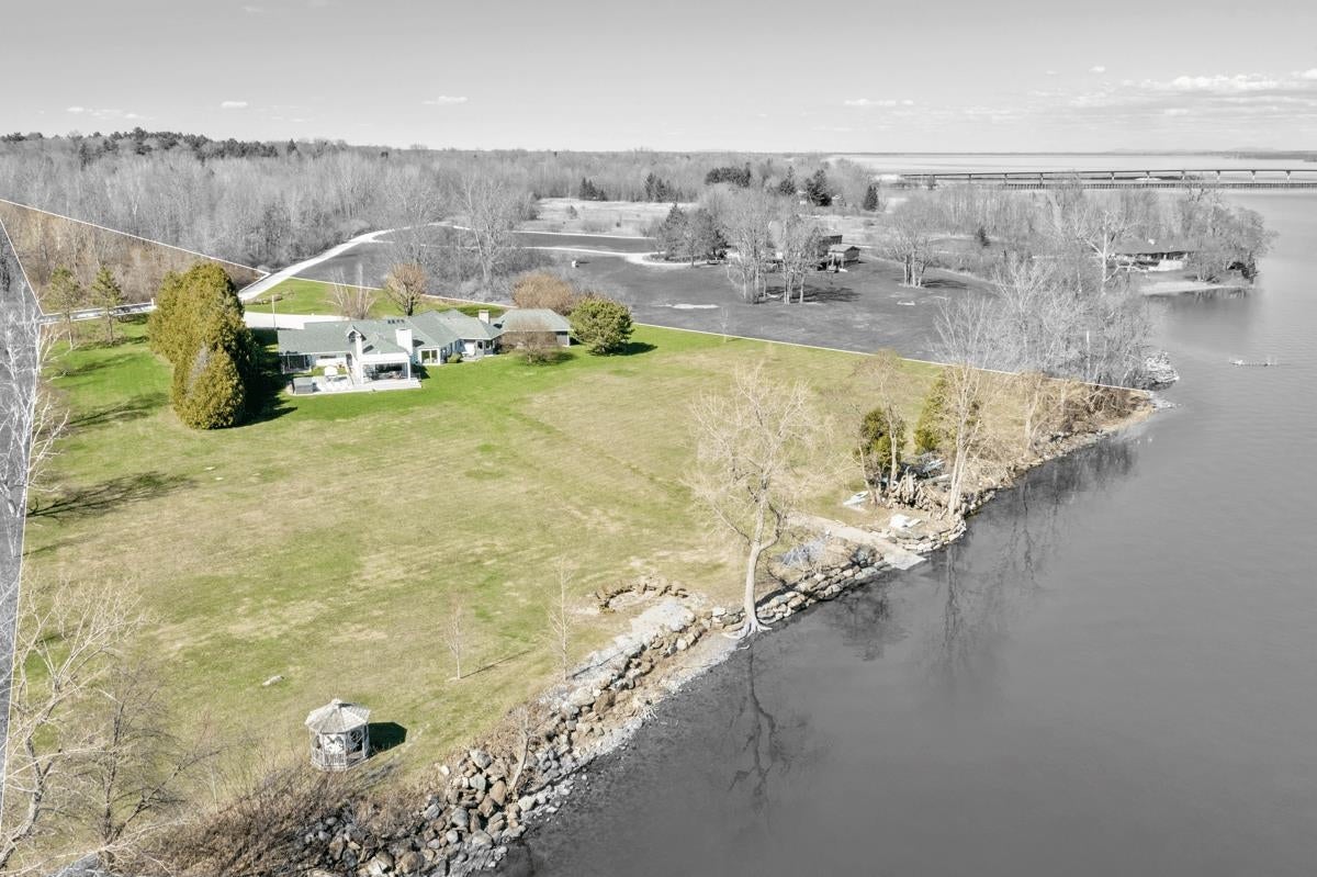 Alburgh, Vermont, 05440, United States, 3 Bedrooms Bedrooms, ,5 BathroomsBathrooms,Residential,Active,2043833