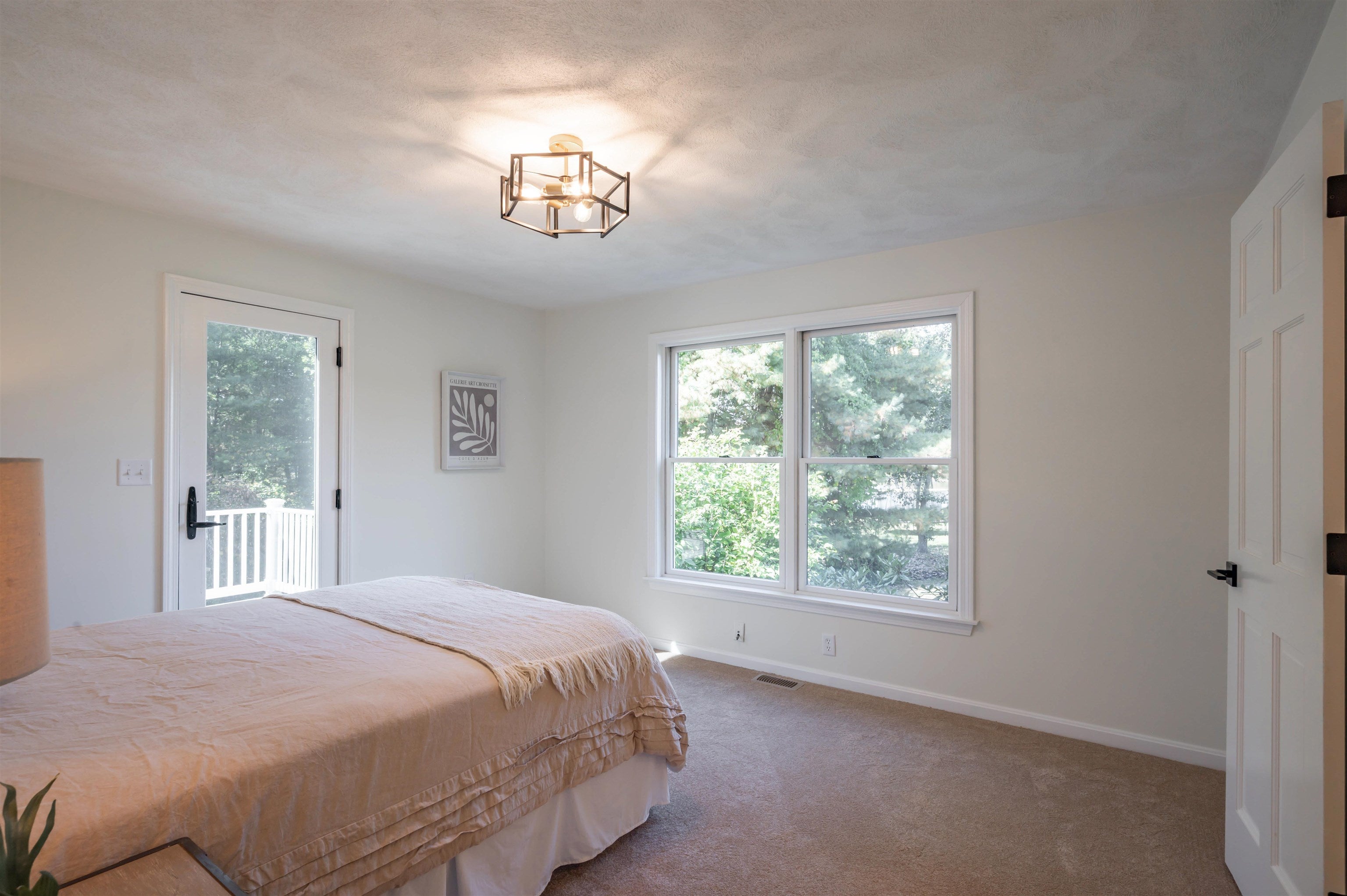 Salem, New Hampshire, 03079, United States, 4 Bedrooms Bedrooms, ,4 BathroomsBathrooms,Residential,Active,1953671