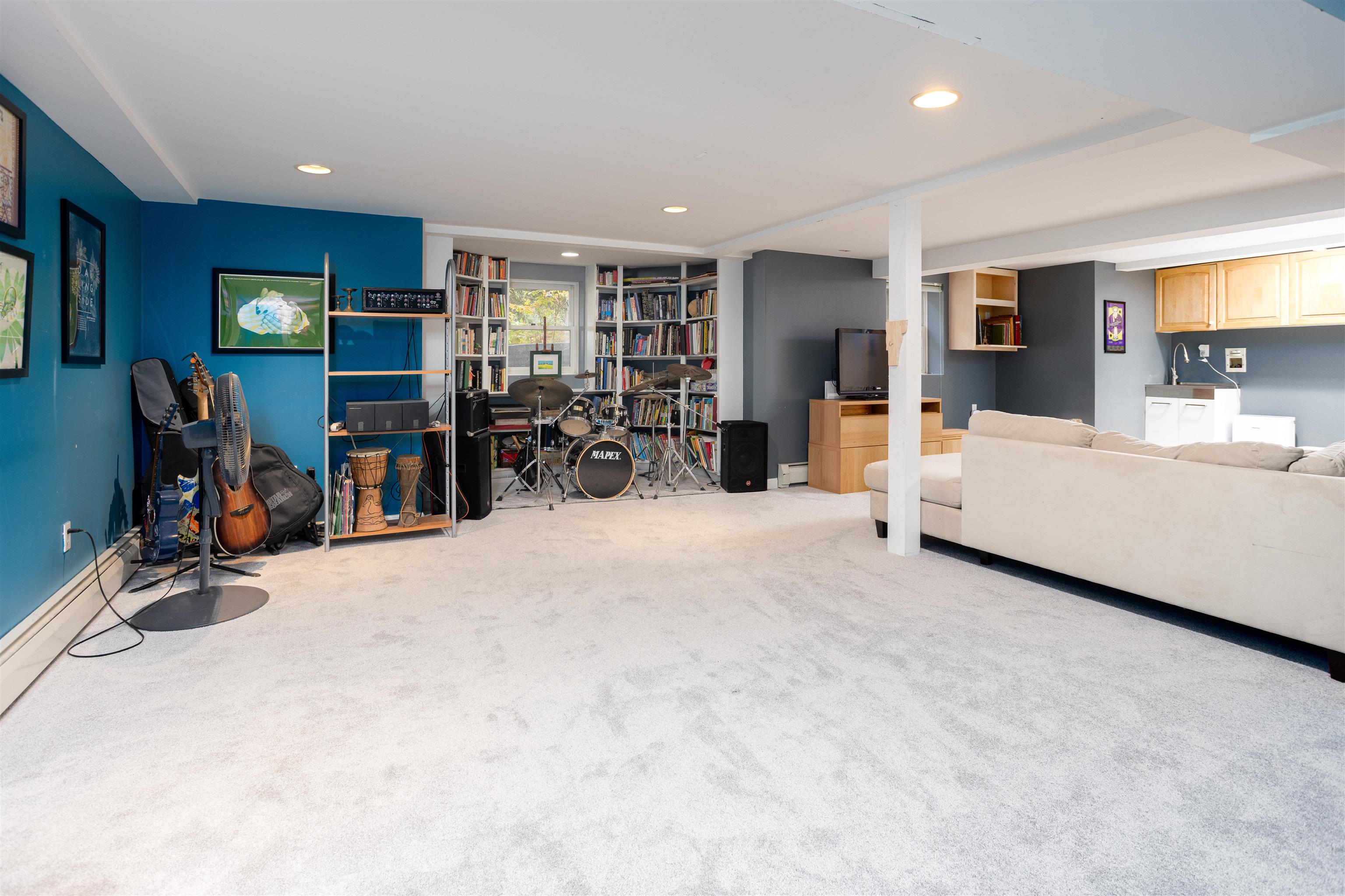 Shelburne, Vermont, 05482, United States, 3 Bedrooms Bedrooms, ,4 BathroomsBathrooms,Residential,Active,1962170