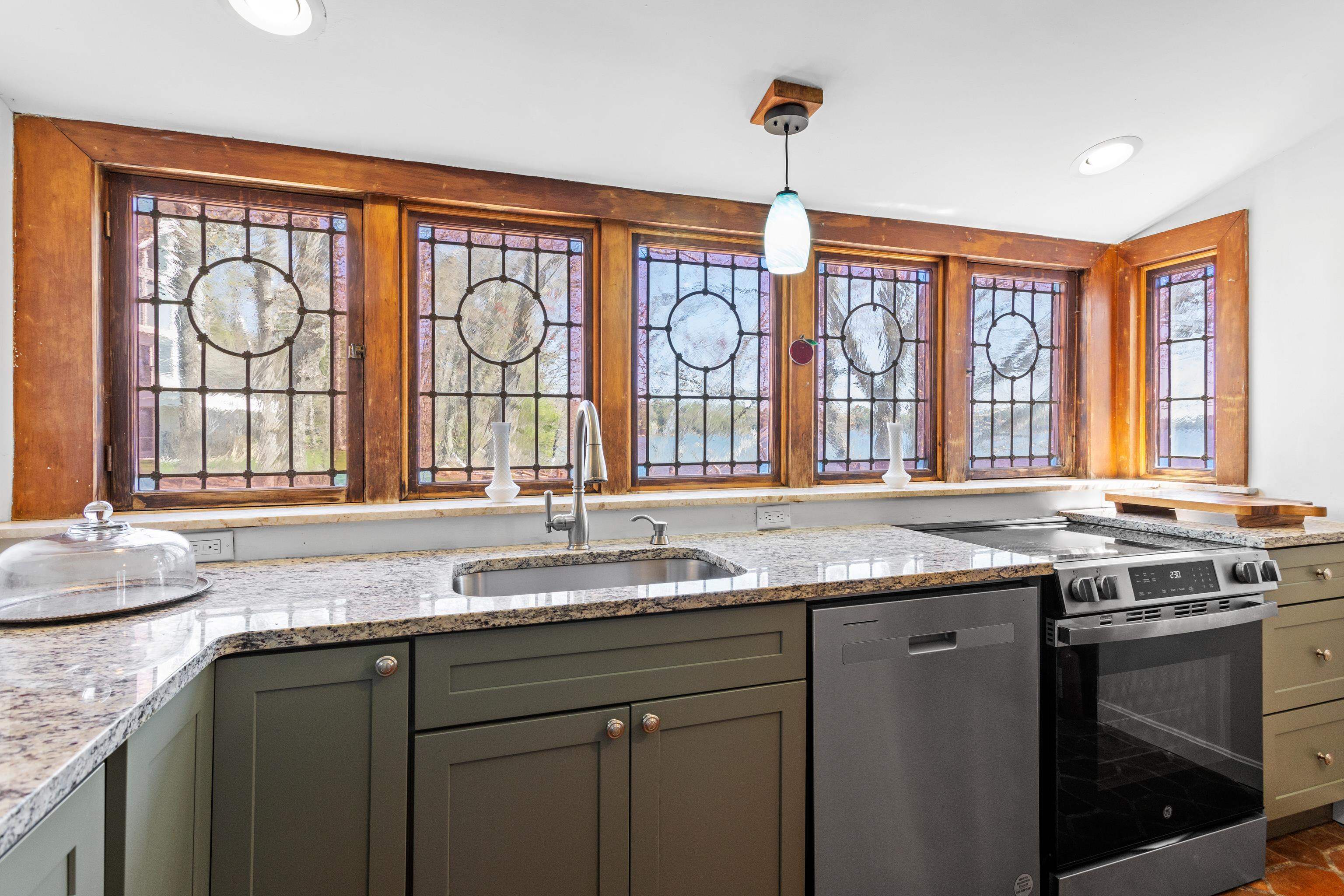 Moultonborough, New Hampshire, 03254, United States, 6 Bedrooms Bedrooms, ,3 BathroomsBathrooms,Residential,Active,1798037