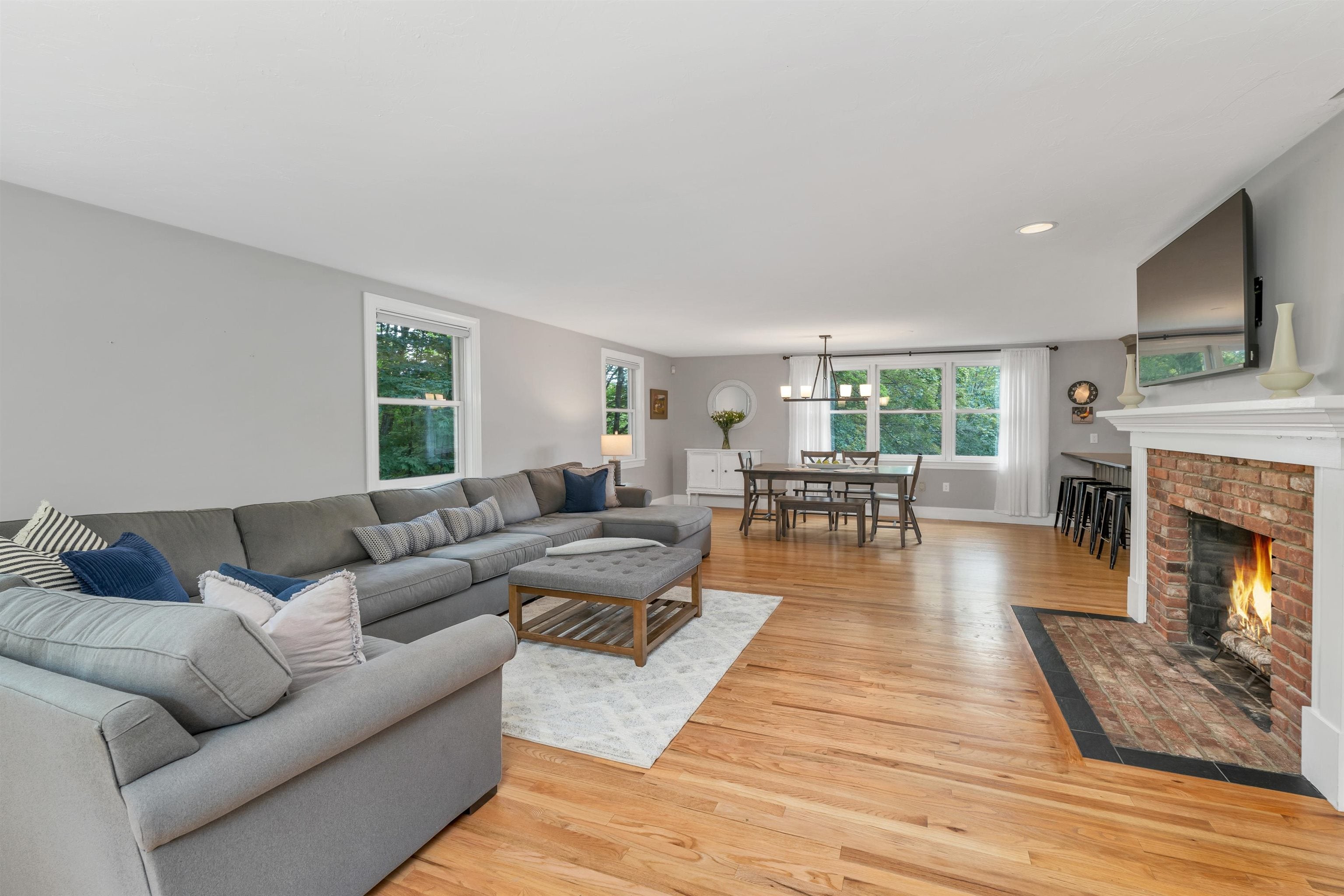 Meredith, New Hampshire, 03253, United States, 4 Bedrooms Bedrooms, ,5 BathroomsBathrooms,Residential,Pending,2045598
