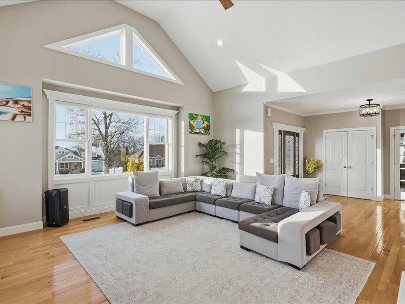 Pelham, New Hampshire, 03076, United States, 3 Bedrooms Bedrooms, ,3 BathroomsBathrooms,Residential,Active,2007950