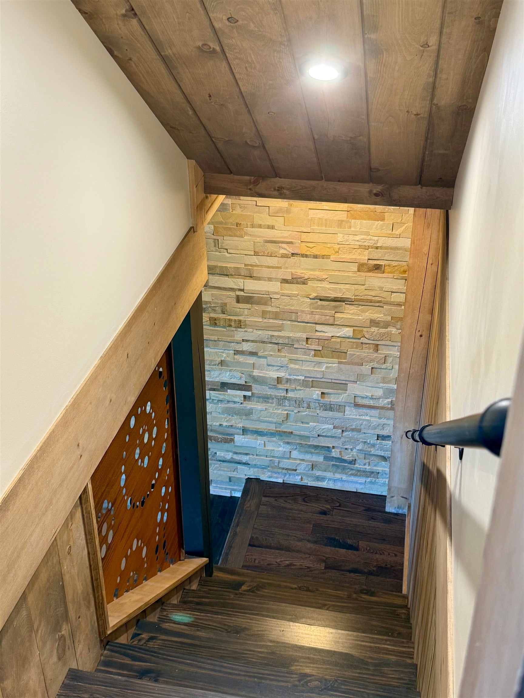 Bridgton, Maine, 04009, United States, 4 Bedrooms Bedrooms, ,2 BathroomsBathrooms,Residential,Active,1960142