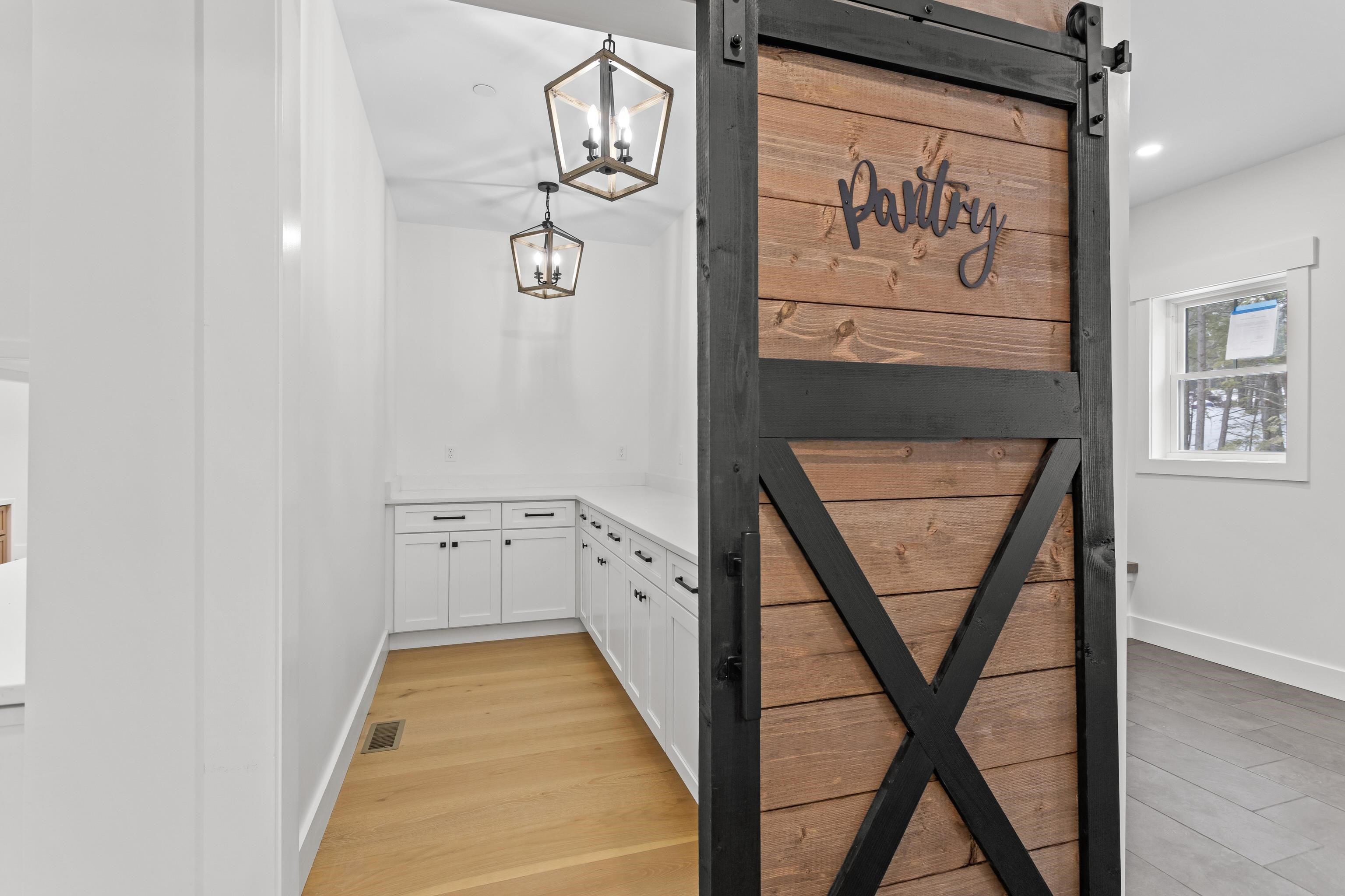 New Boston, New Hampshire, 03070, United States, 5 Bedrooms Bedrooms, ,3 BathroomsBathrooms,Residential,Active,2008344