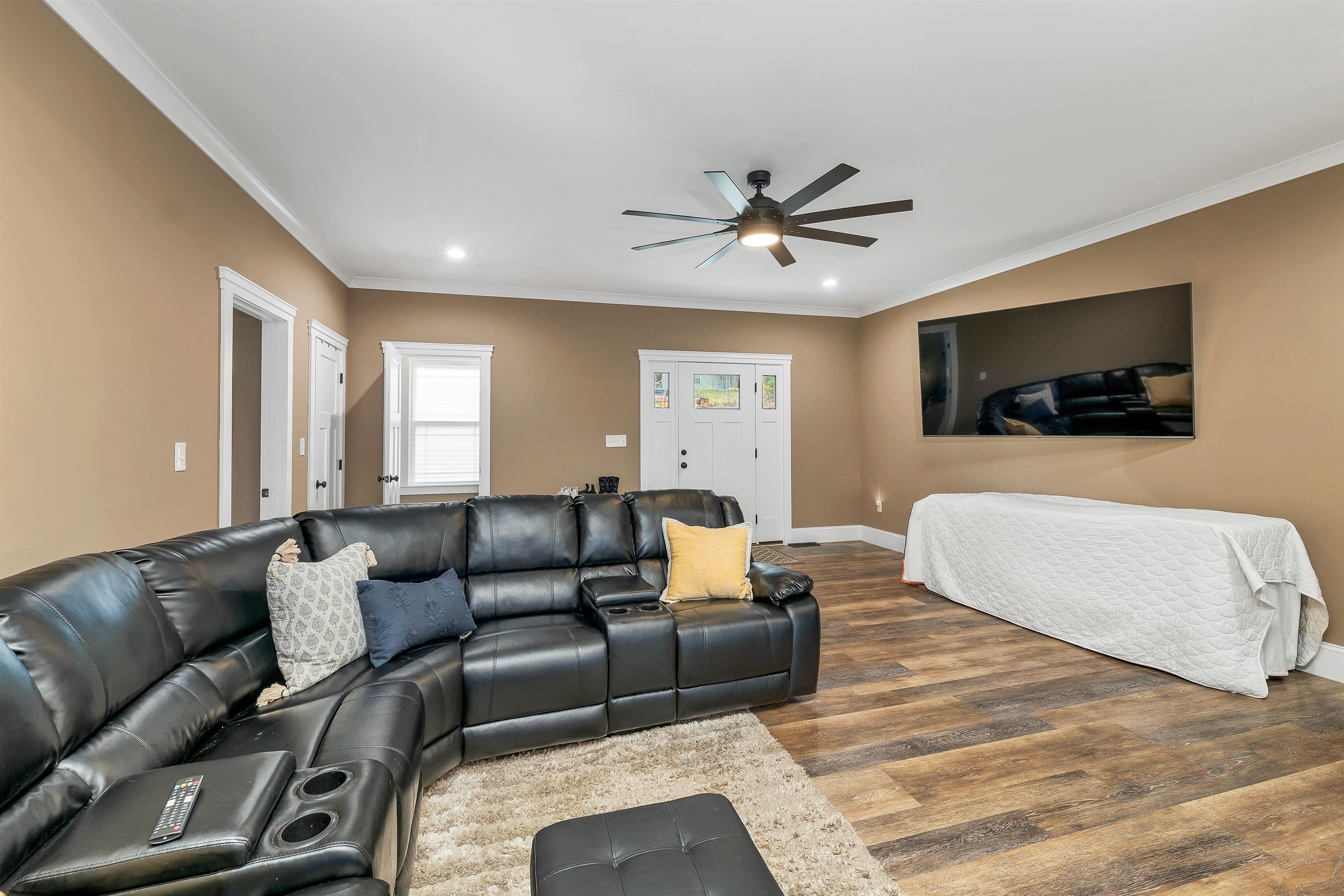 Laconia, New Hampshire, 03246, United States, 4 Bedrooms Bedrooms, ,4 BathroomsBathrooms,Residential,Active,1985603