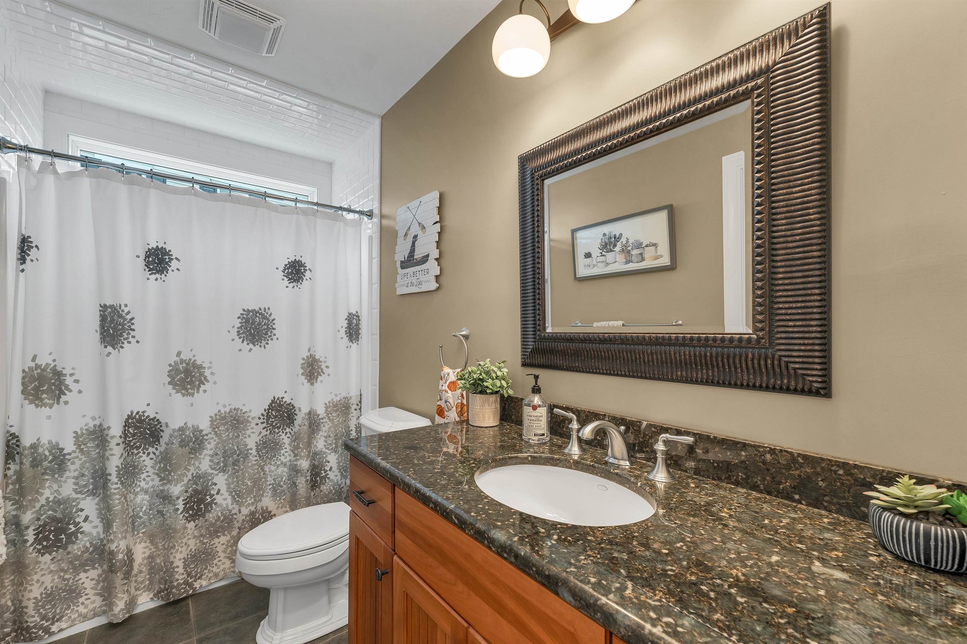 Laconia, New Hampshire, 03246, United States, 5 Bedrooms Bedrooms, ,4 BathroomsBathrooms,Residential,Active,1964500