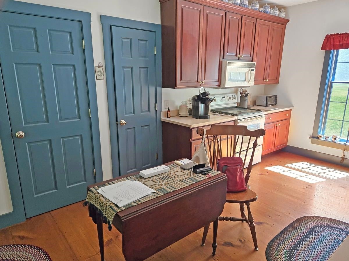 Hartford, Vermont, 05001, United States, 4 Bedrooms Bedrooms, ,4 BathroomsBathrooms,Residential,Active,1941371