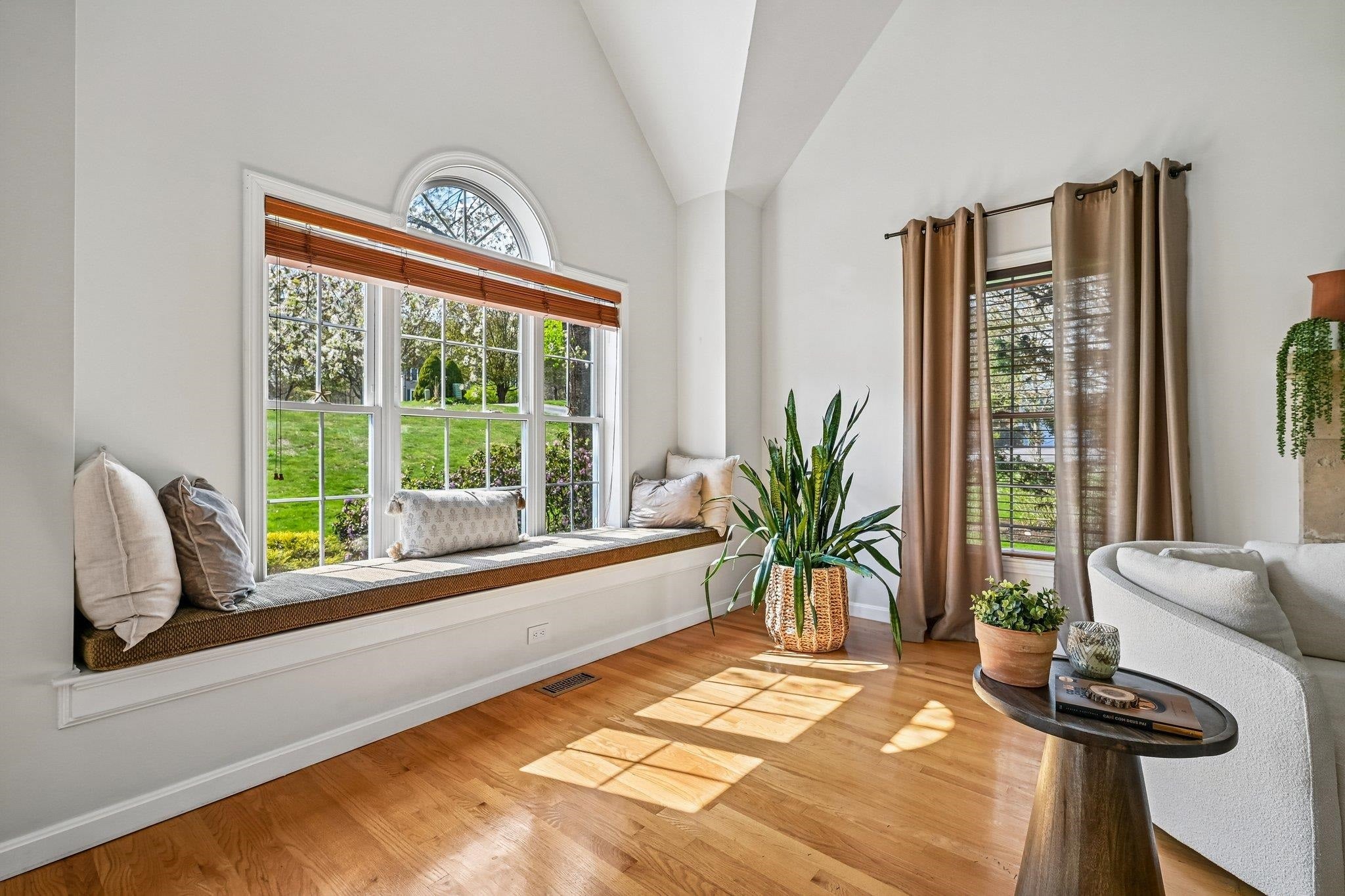 Windham, New Hampshire, 03087, United States, 4 Bedrooms Bedrooms, ,3 BathroomsBathrooms,Residential,Active,2044185