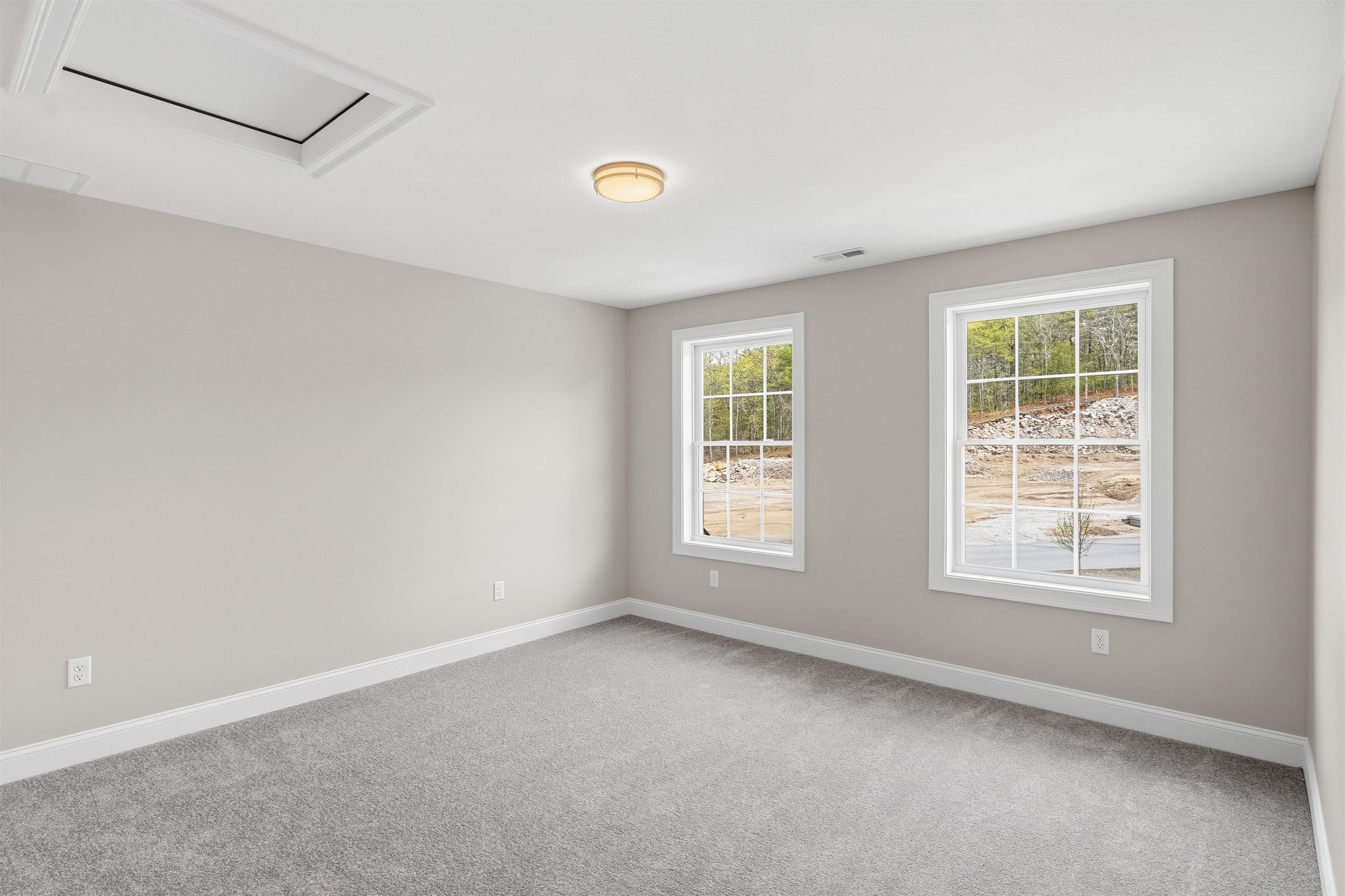 Derry, New Hampshire, 03038, United States, 4 Bedrooms Bedrooms, ,3 BathroomsBathrooms,Residential,Active,1992291