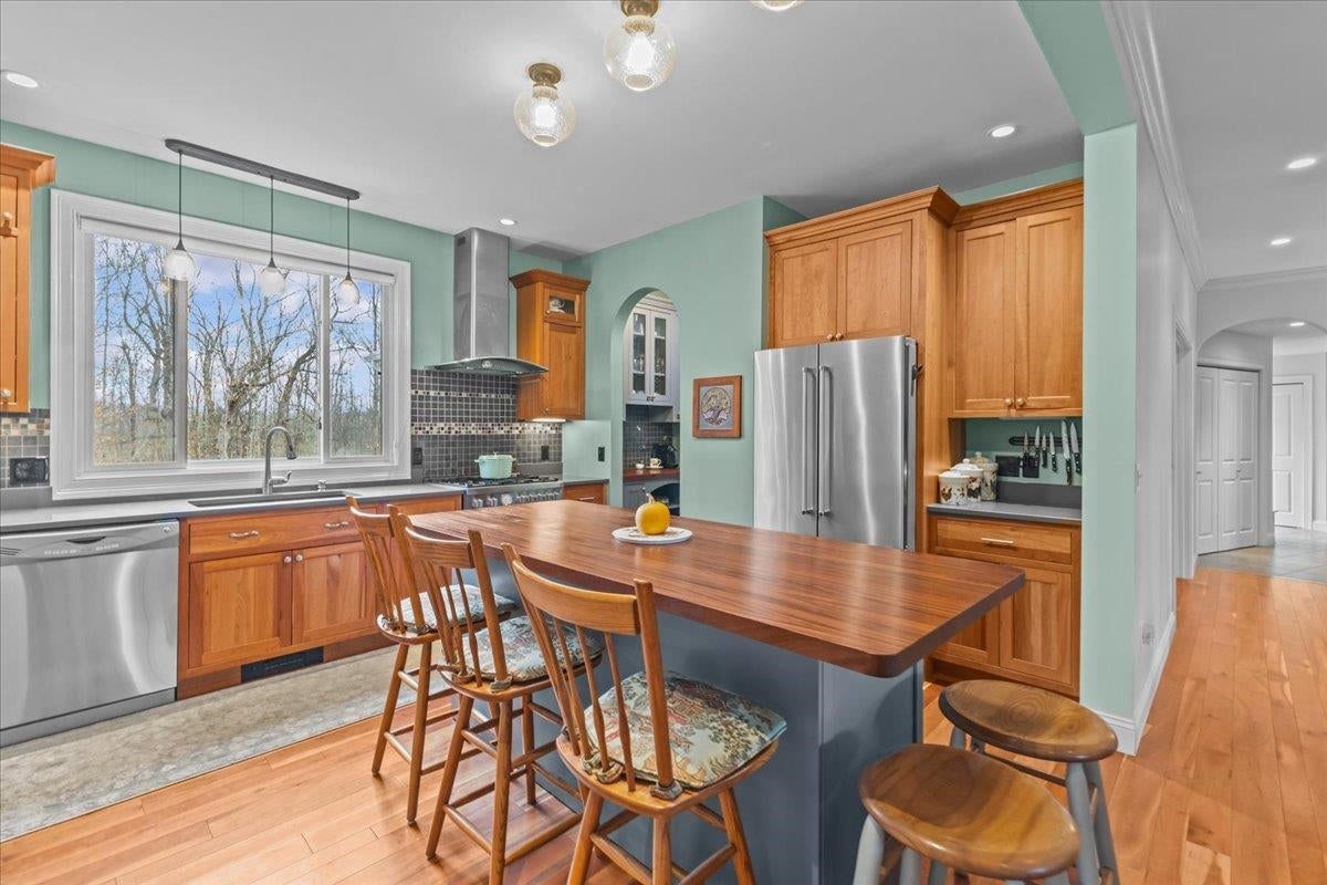 Essex, Vermont, 05452, United States, 4 Bedrooms Bedrooms, ,3 BathroomsBathrooms,Residential,Active,1973542