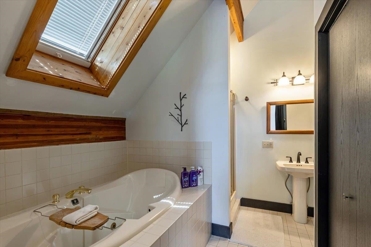 Stowe, Vermont, 05672, United States, 4 Bedrooms Bedrooms, ,3 BathroomsBathrooms,Residential,Pending,1843882
