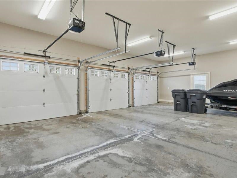 Pelham, New Hampshire, 03076, United States, 3 Bedrooms Bedrooms, ,3 BathroomsBathrooms,Residential,Active,2007950