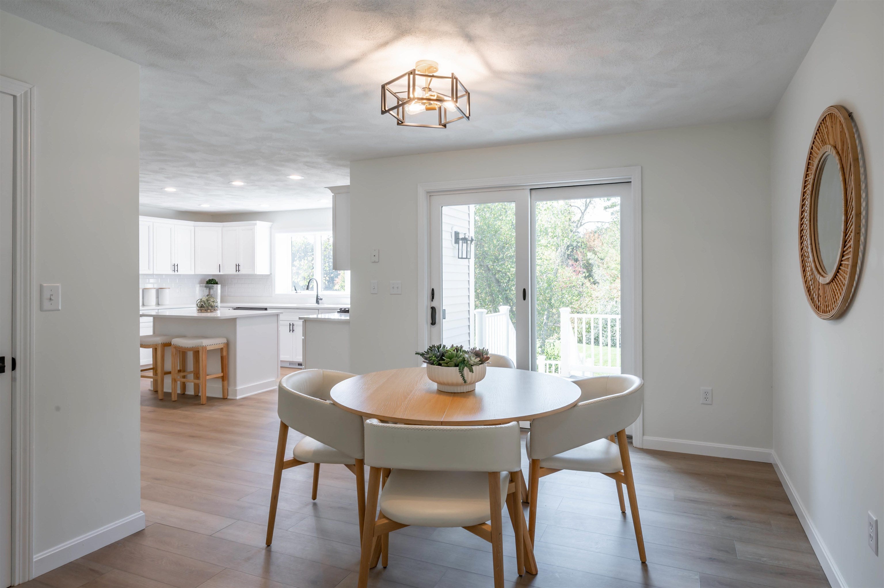 Salem, New Hampshire, 03079, United States, 4 Bedrooms Bedrooms, ,4 BathroomsBathrooms,Residential,Active,1953671