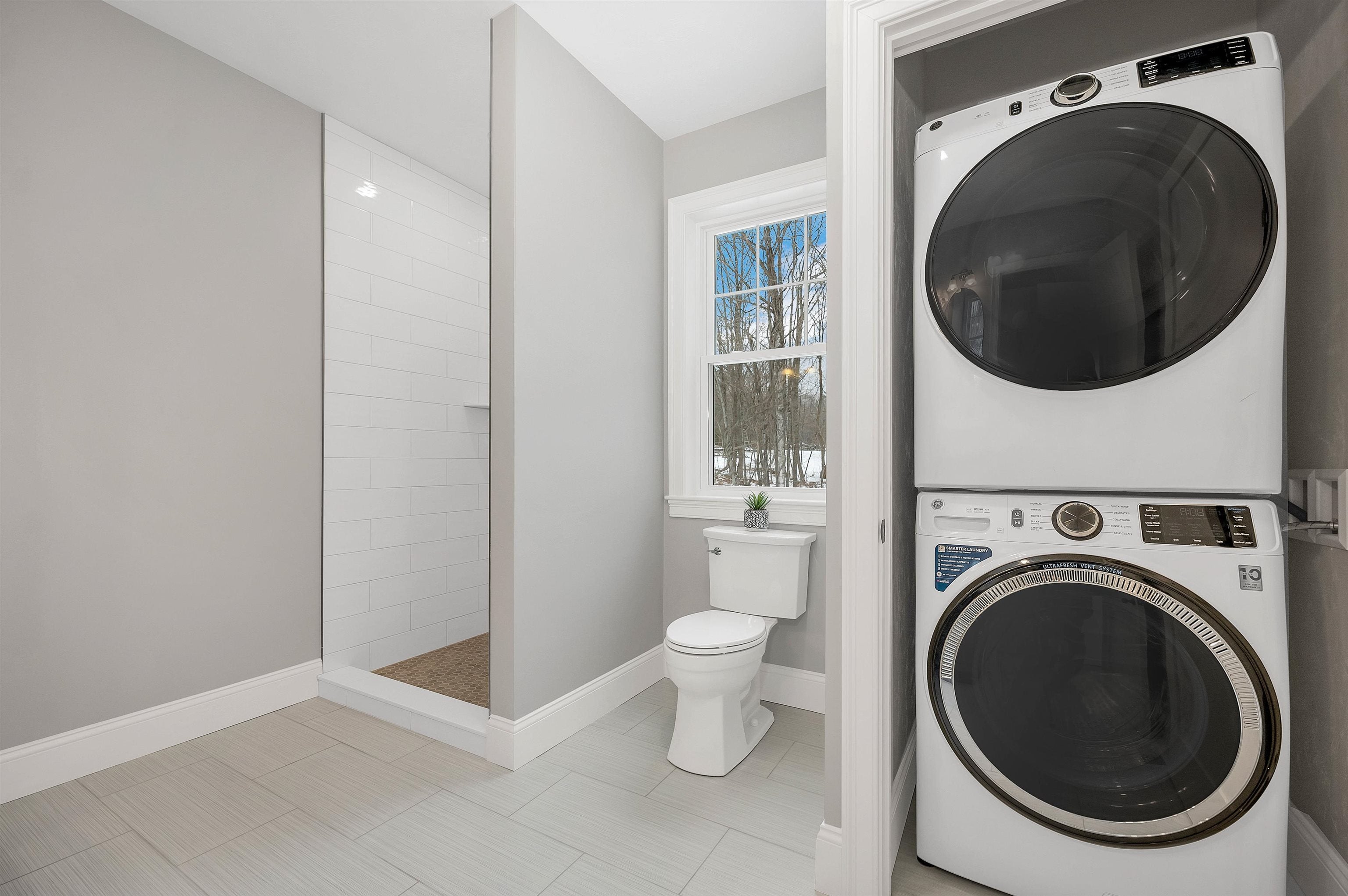 Meredith, New Hampshire, 03253, United States, 4 Bedrooms Bedrooms, ,5 BathroomsBathrooms,Residential,Active,1970998