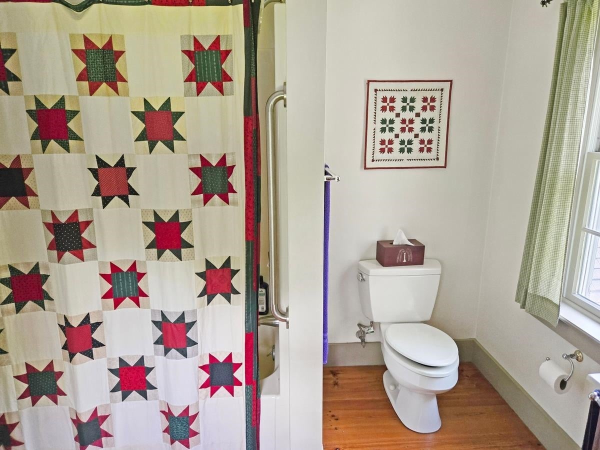 Hartford, Vermont, 05001, United States, 4 Bedrooms Bedrooms, ,4 BathroomsBathrooms,Residential,Active,1941371