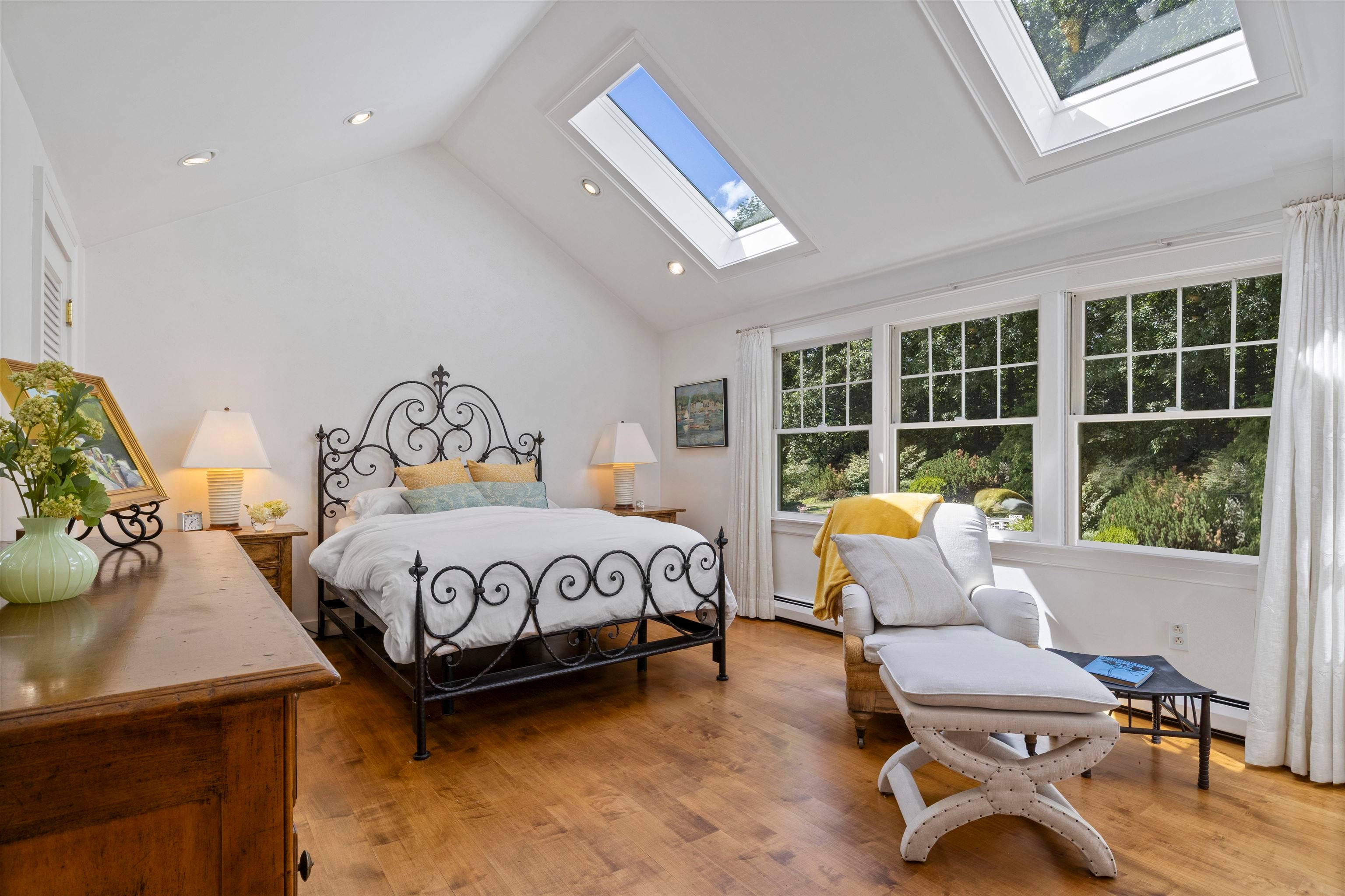 Hampton Falls, New Hampshire, 03844, United States, 4 Bedrooms Bedrooms, ,4 BathroomsBathrooms,Residential,Pending,2006809