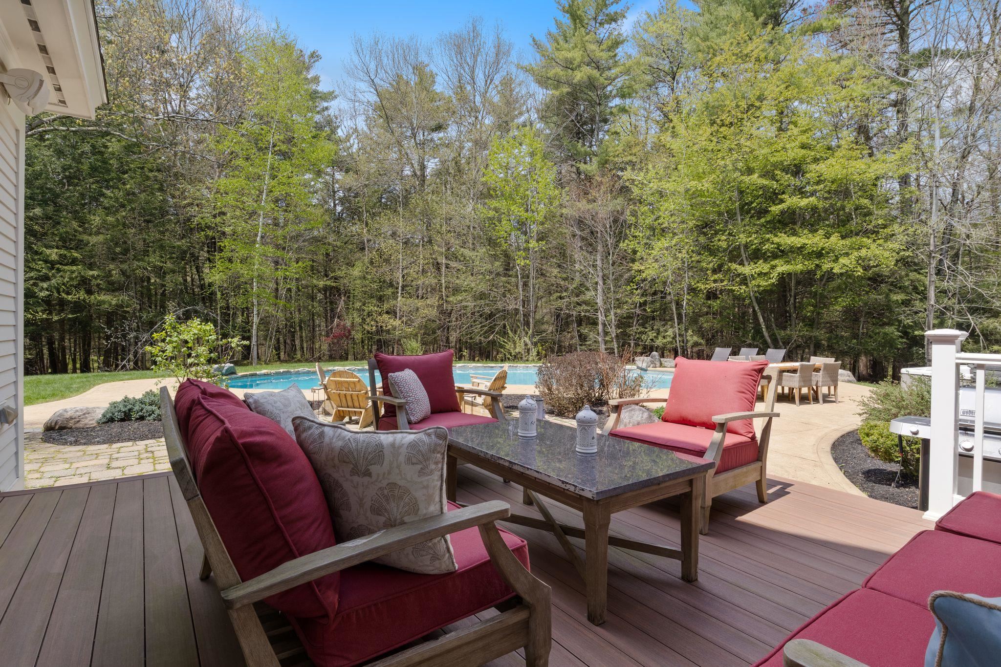 Stratham, New Hampshire, 03885, United States, 4 Bedrooms Bedrooms, ,4 BathroomsBathrooms,Residential,Active,2045550