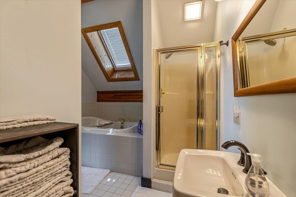 Stowe, Vermont, 05672, United States, 4 Bedrooms Bedrooms, ,3 BathroomsBathrooms,Residential,Pending,1843882