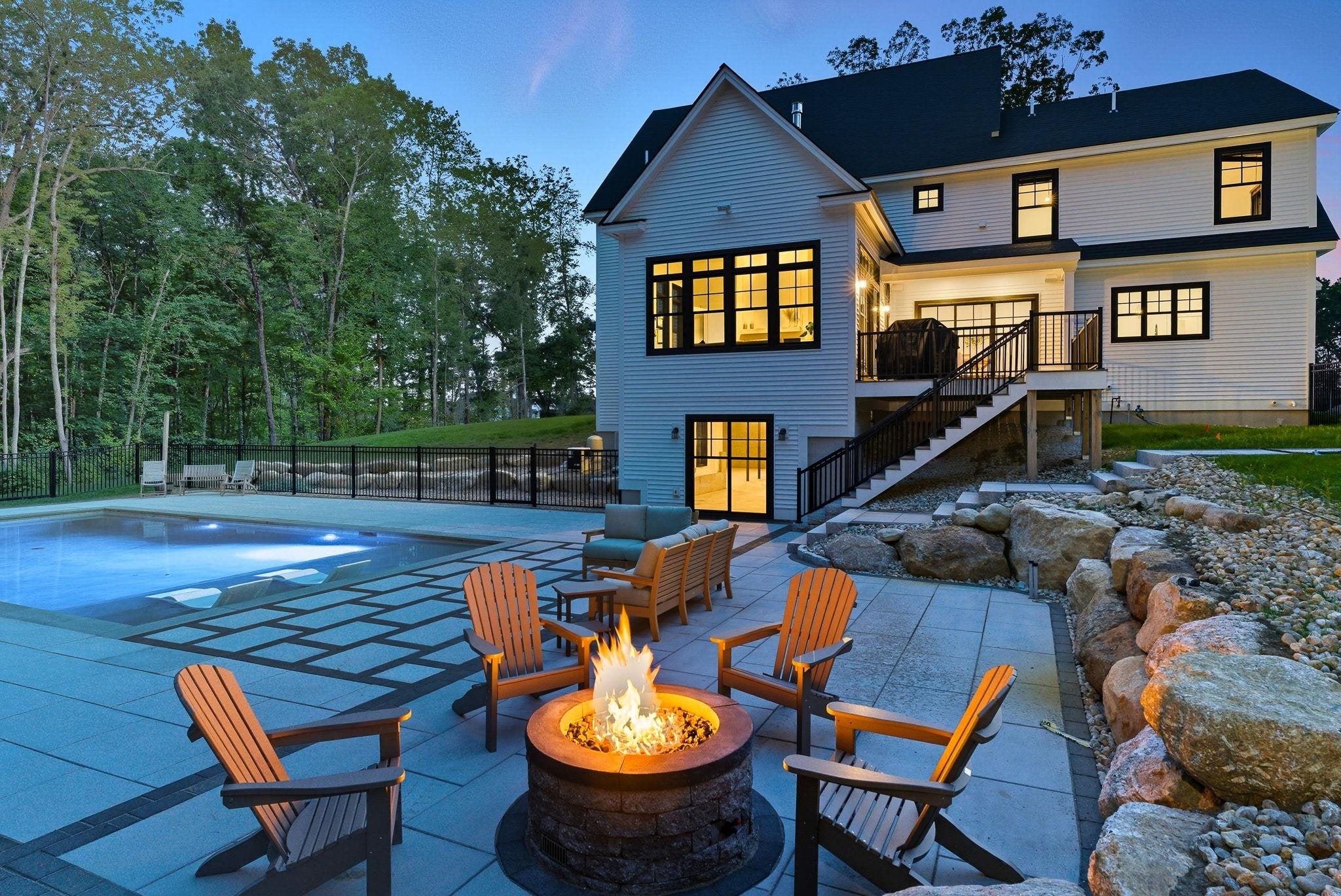 Hollis, New Hampshire, 03049, United States, 4 Bedrooms Bedrooms, ,3 BathroomsBathrooms,Residential,Active,1945249