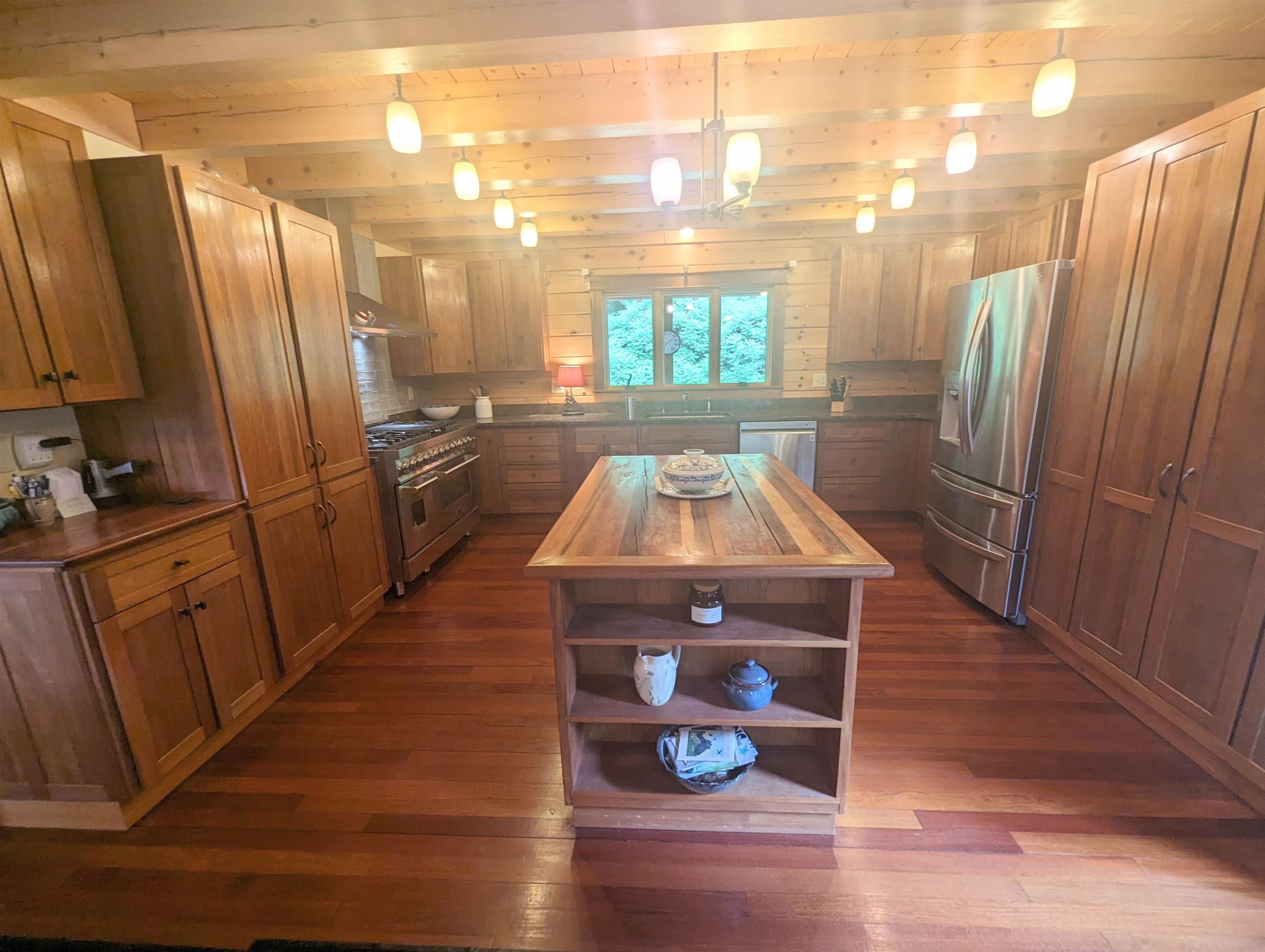 Woodbury, Vermont, 05681, United States, 3 Bedrooms Bedrooms, ,4 BathroomsBathrooms,Residential,Active,1952476