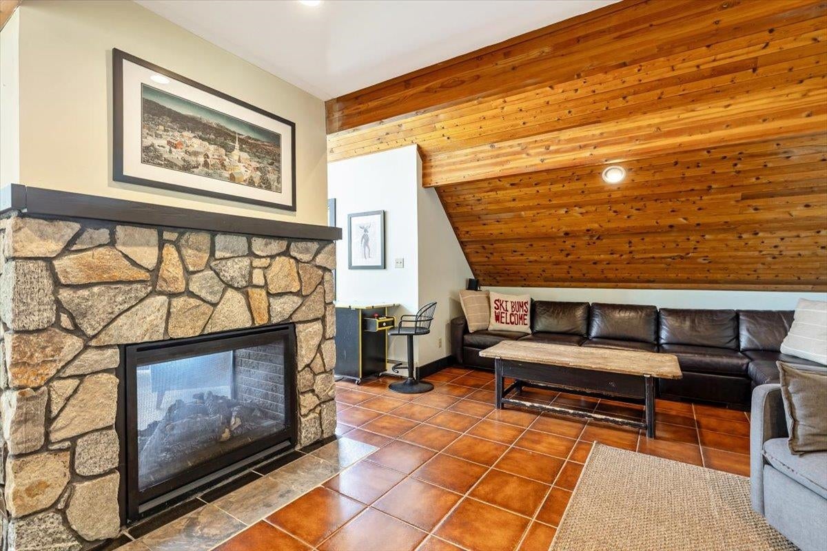 Stowe, Vermont, 05672, United States, 4 Bedrooms Bedrooms, ,3 BathroomsBathrooms,Residential,Pending,1843882