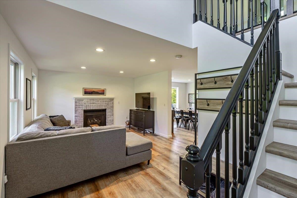 Warren, Vermont, 05674, United States, 5 Bedrooms Bedrooms, ,4 BathroomsBathrooms,Residential,Active,1843881