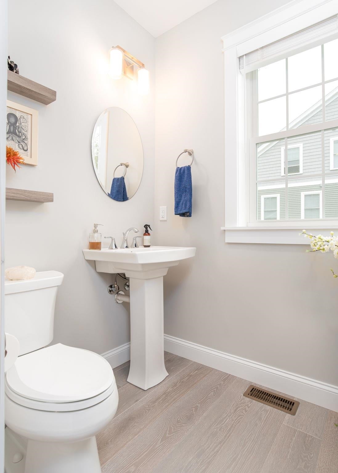 Portsmouth, New Hampshire, 03801, United States, 3 Bedrooms Bedrooms, ,3 BathroomsBathrooms,Residential,Active,1941146