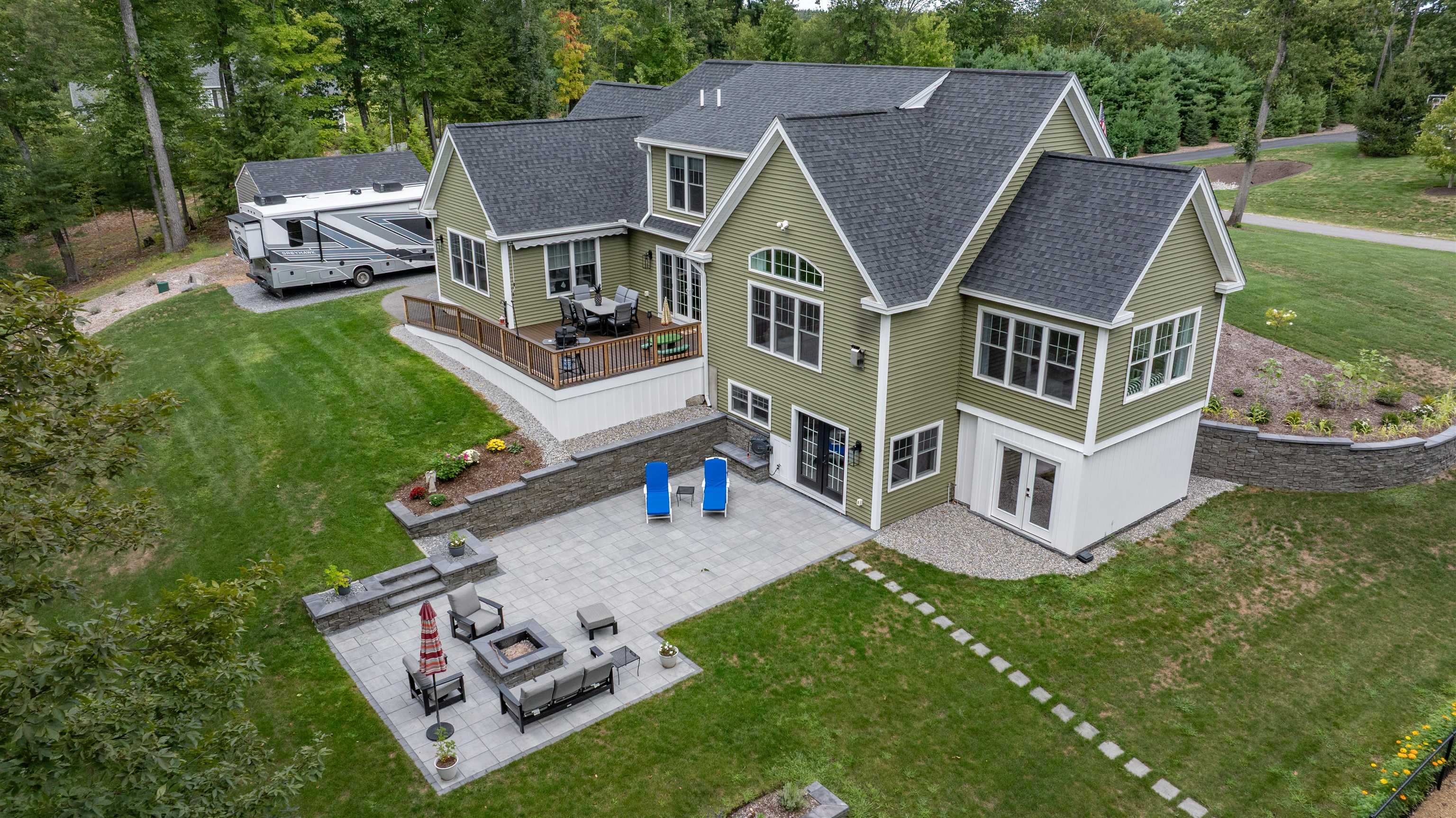 Hollis, New Hampshire, 03049, United States, 4 Bedrooms Bedrooms, ,3 BathroomsBathrooms,Residential,Active,1927665