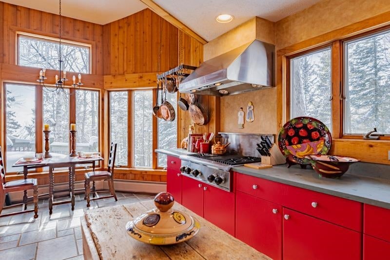 Peru, Vermont, 05152, United States, 5 Bedrooms Bedrooms, ,5 BathroomsBathrooms,Residential,Active,2014570