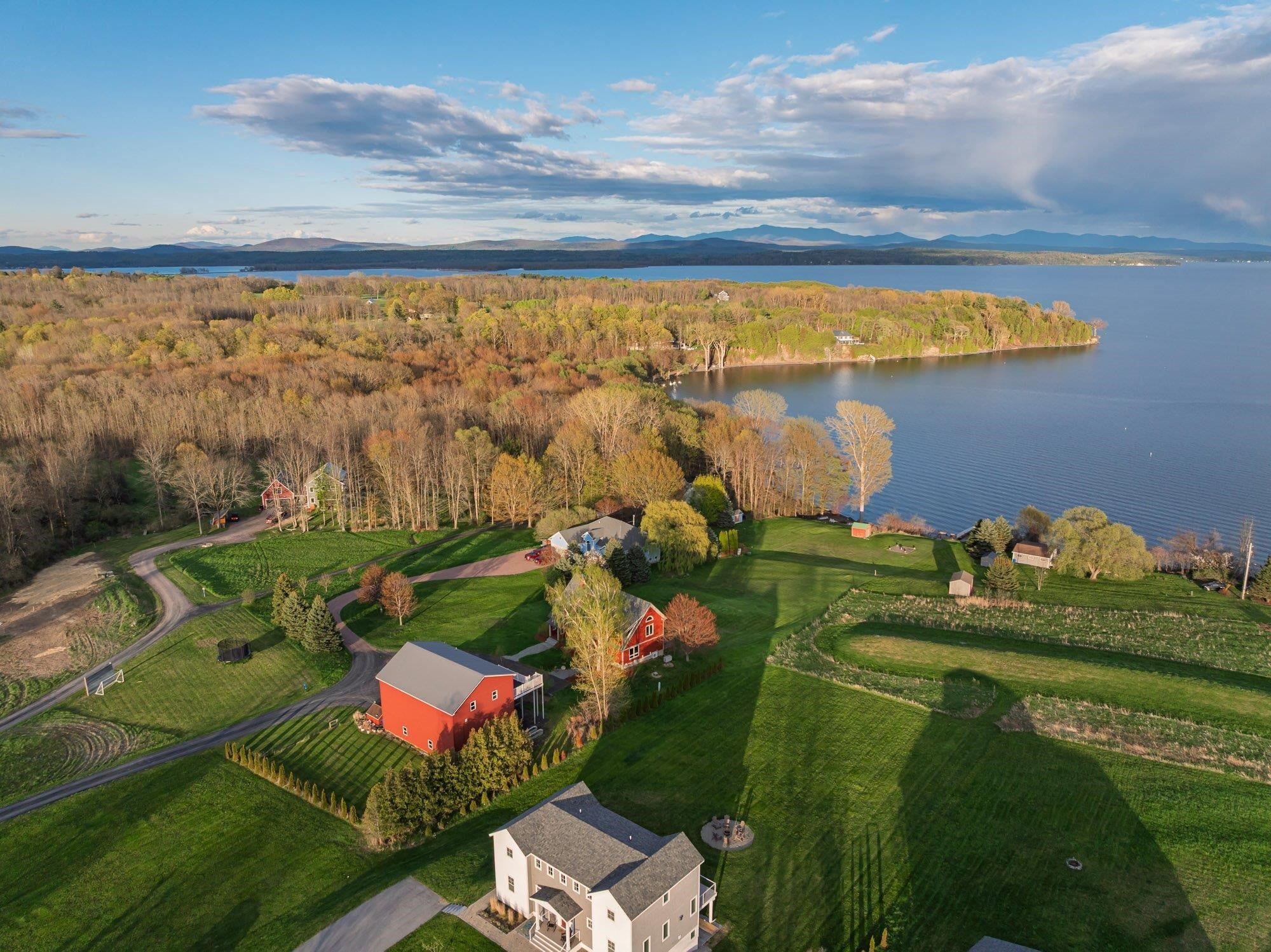 South Hero, Vermont, 05486, United States, 3 Bedrooms Bedrooms, ,5 BathroomsBathrooms,Residential,Active,2045566