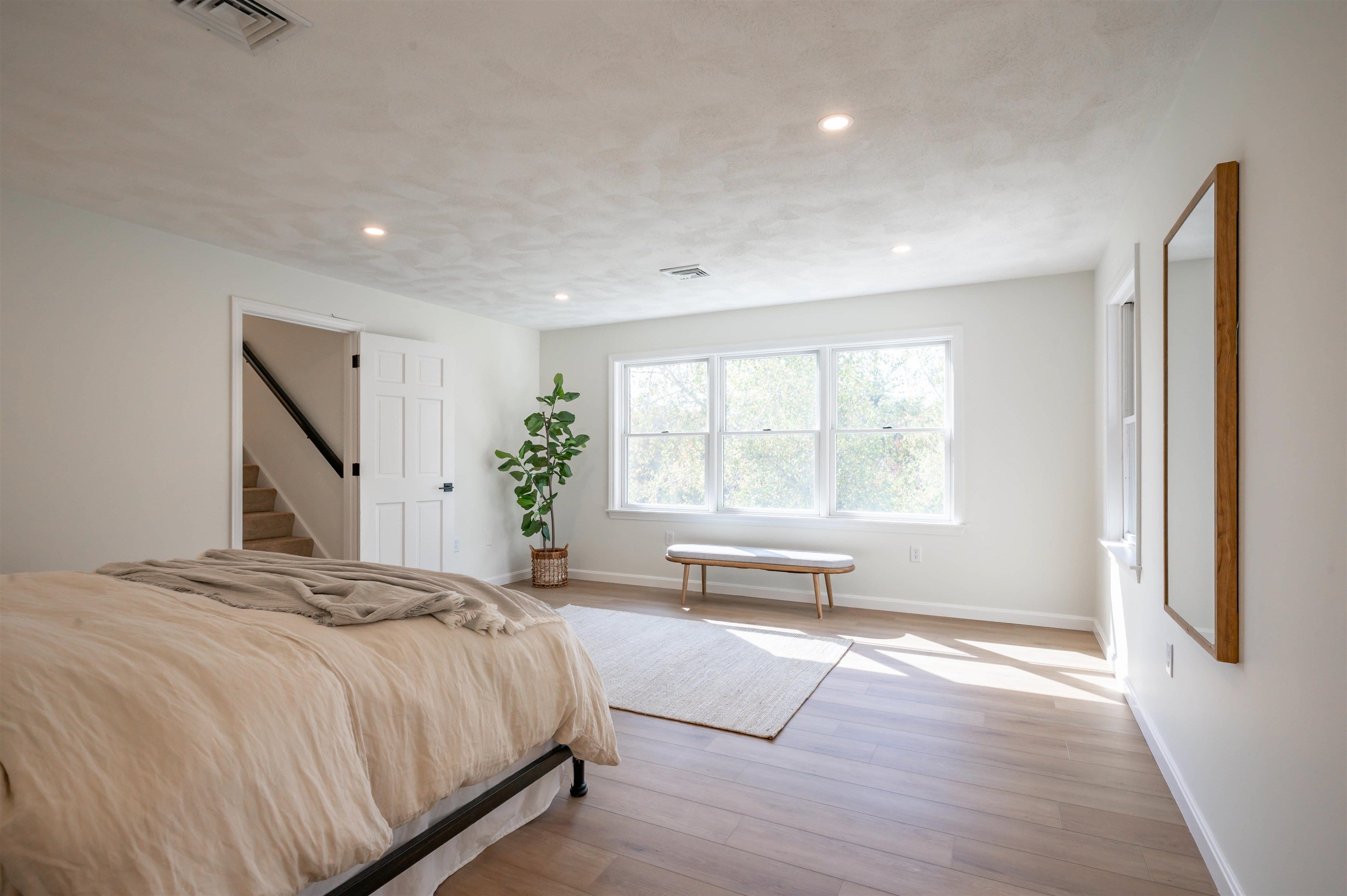 Salem, New Hampshire, 03079, United States, 4 Bedrooms Bedrooms, ,4 BathroomsBathrooms,Residential,Active,1953671