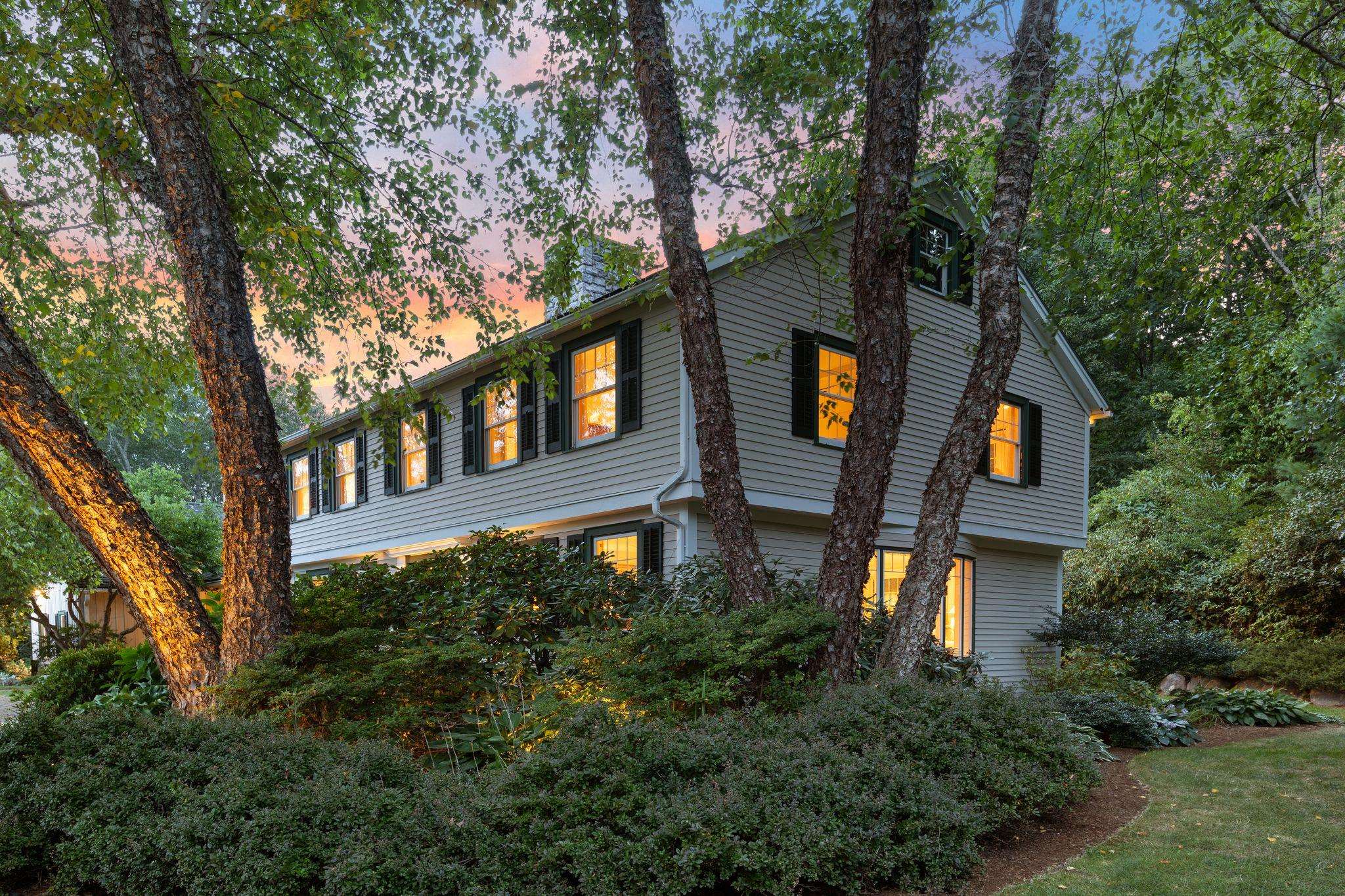 Hampton Falls, New Hampshire, 03844, United States, 4 Bedrooms Bedrooms, ,4 BathroomsBathrooms,Residential,Pending,2006809