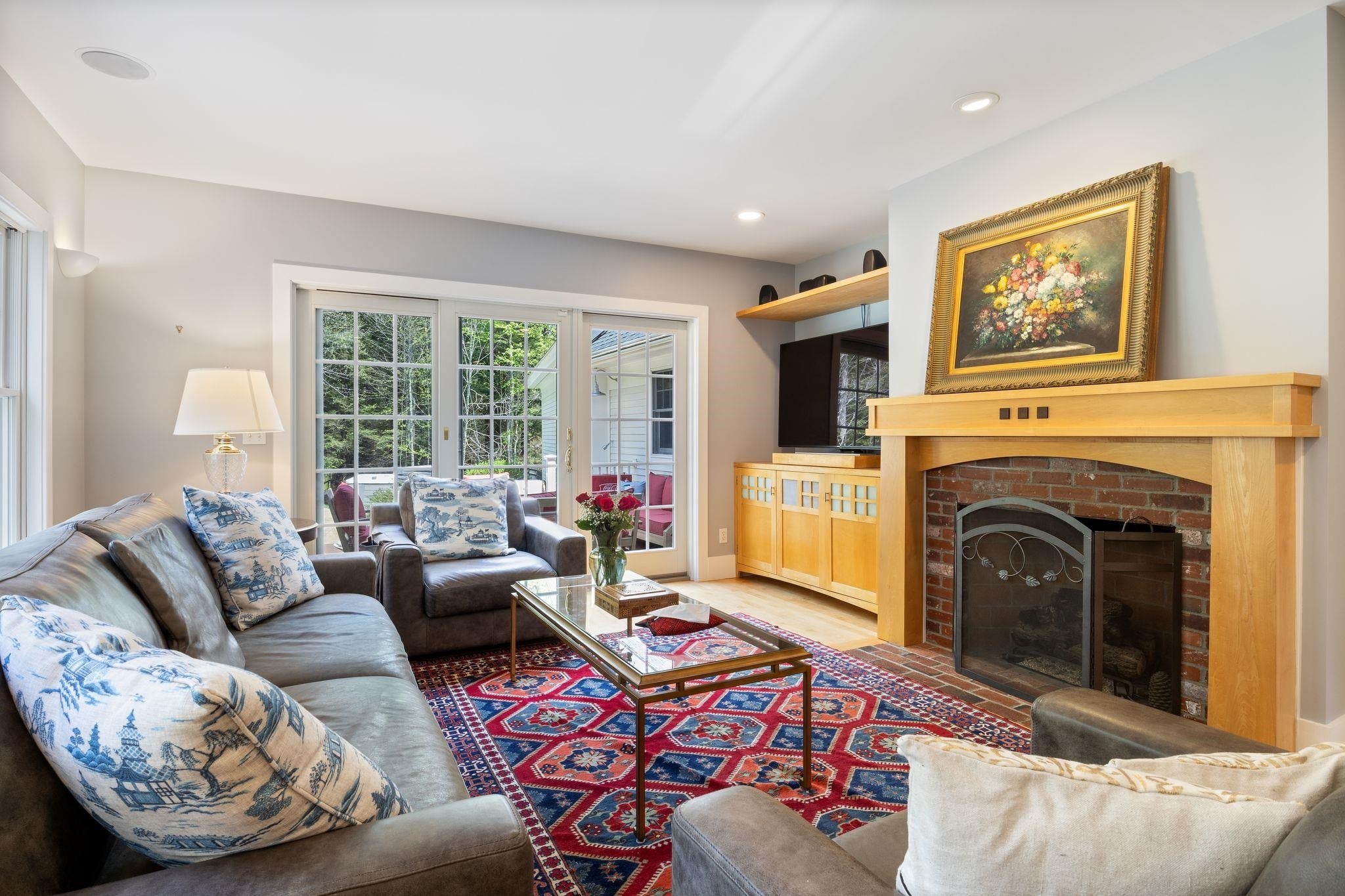 Stratham, New Hampshire, 03885, United States, 4 Bedrooms Bedrooms, ,4 BathroomsBathrooms,Residential,Active,2045550