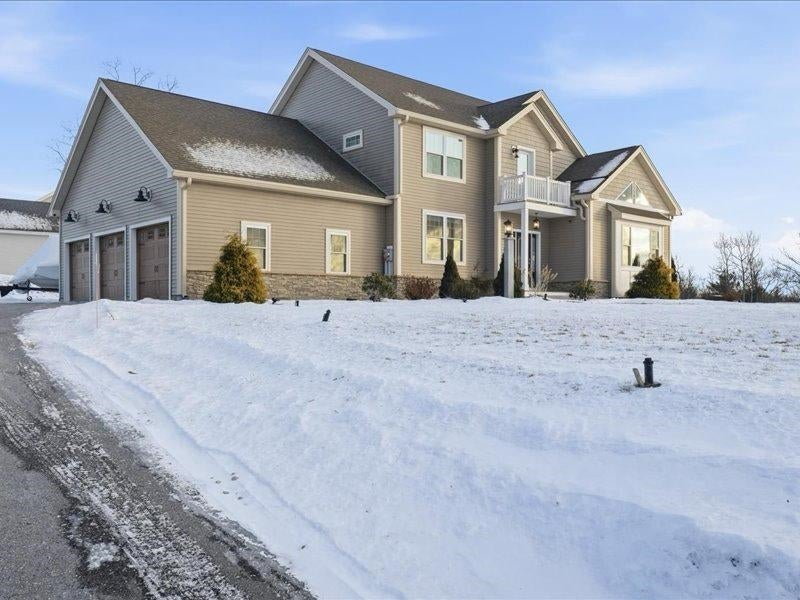 Pelham, New Hampshire, 03076, United States, 3 Bedrooms Bedrooms, ,3 BathroomsBathrooms,Residential,Active,2007950