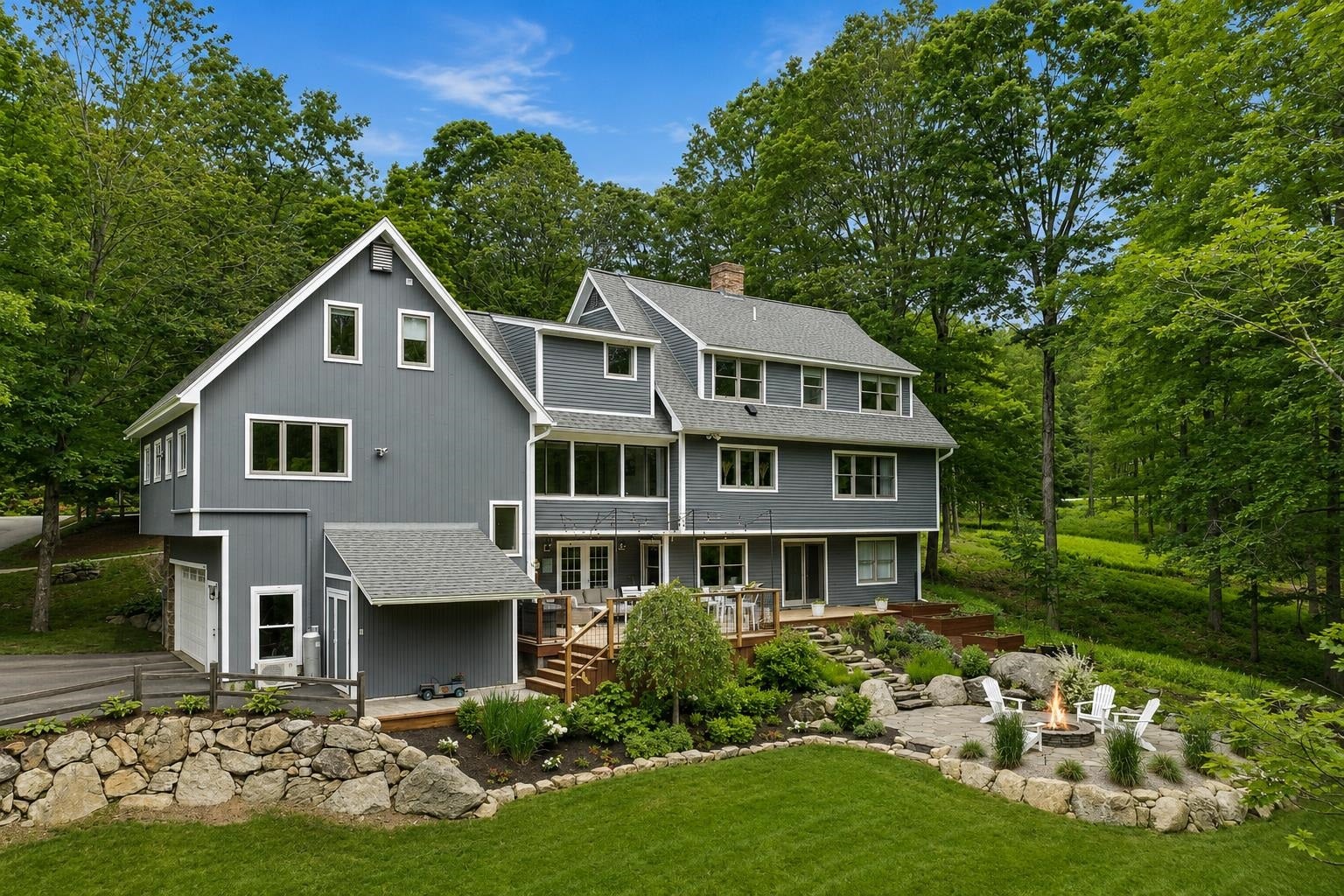 Meredith, New Hampshire, 03253, United States, 4 Bedrooms Bedrooms, ,5 BathroomsBathrooms,Residential,Pending,2045598