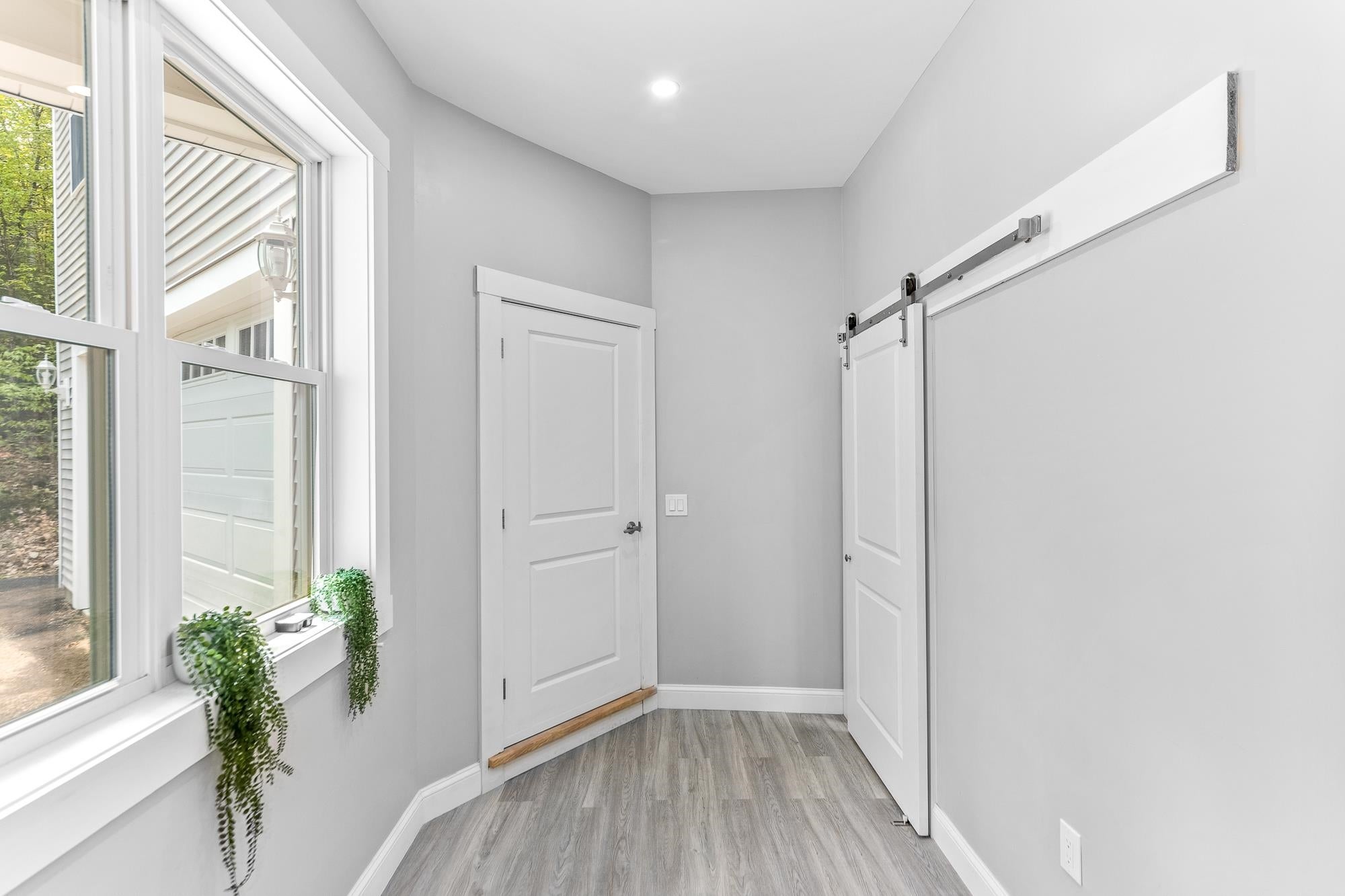 Thornton, New Hampshire, 03285, United States, 5 Bedrooms Bedrooms, ,6 BathroomsBathrooms,Residential,Active,1797970