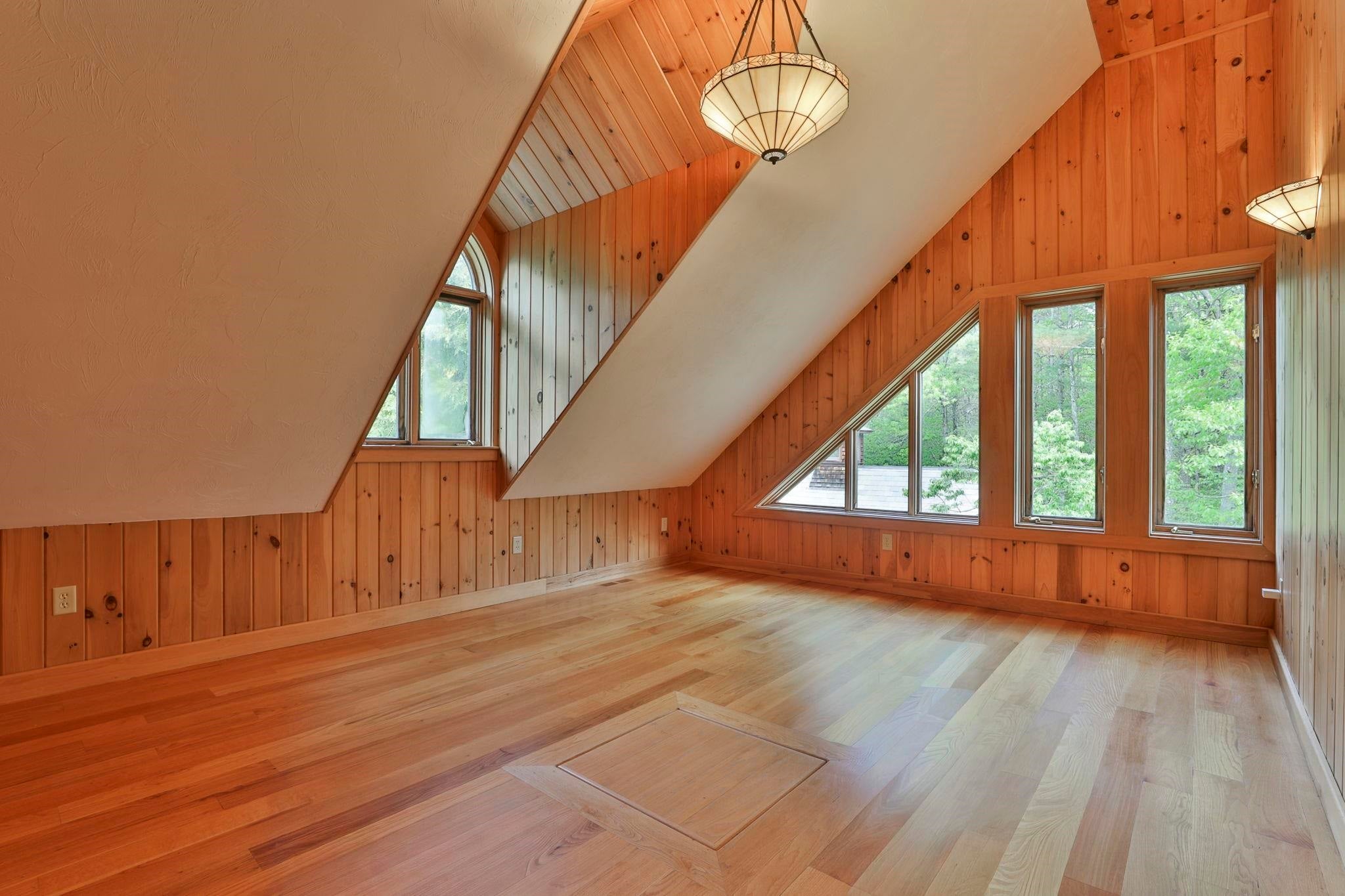 Wilton, New Hampshire, 03086, United States, 5 Bedrooms Bedrooms, ,4 BathroomsBathrooms,Residential,Active,2052126