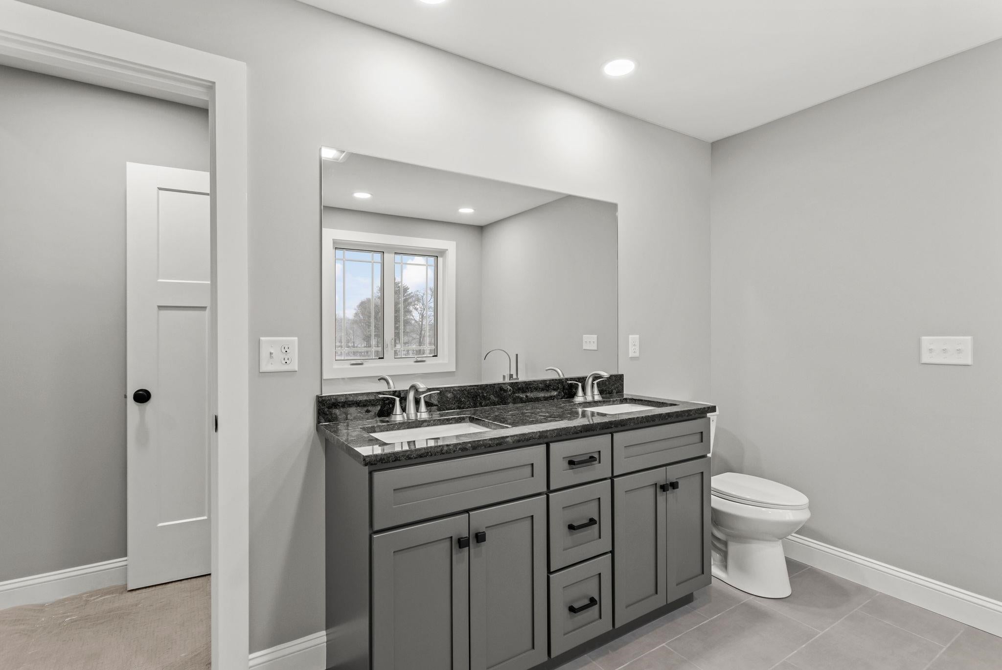 Auburn, New Hampshire, 03032, United States, 4 Bedrooms Bedrooms, ,4 BathroomsBathrooms,Residential,Active,2001063