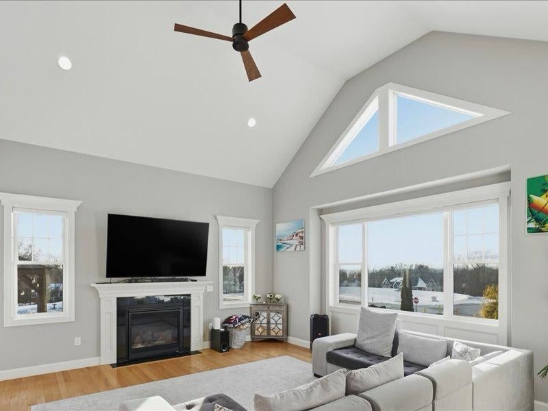 Pelham, New Hampshire, 03076, United States, 3 Bedrooms Bedrooms, ,3 BathroomsBathrooms,Residential,Active,2007950