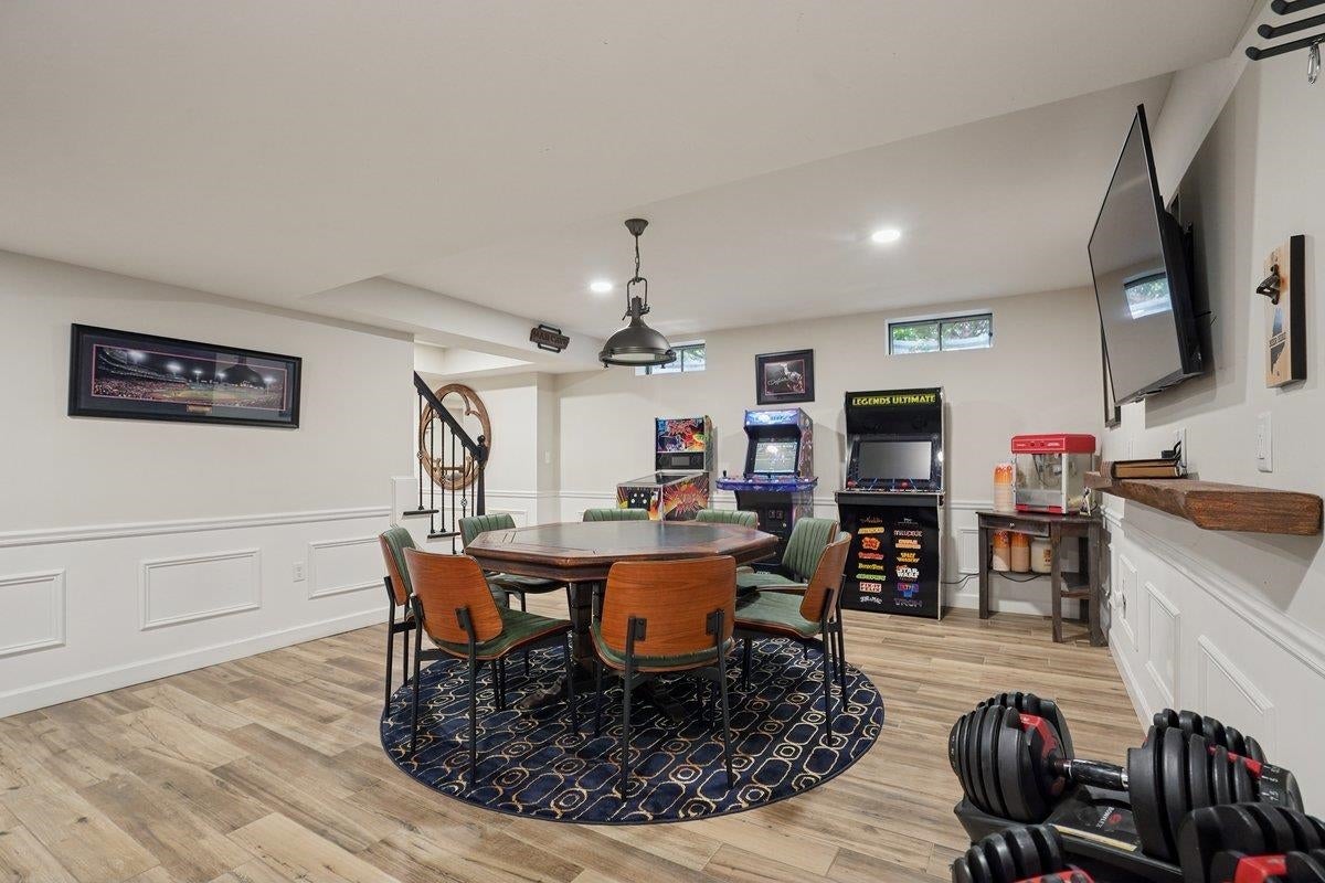 Bedford, New Hampshire, 03110, United States, 5 Bedrooms Bedrooms, ,6 BathroomsBathrooms,Residential,Pending,2051967