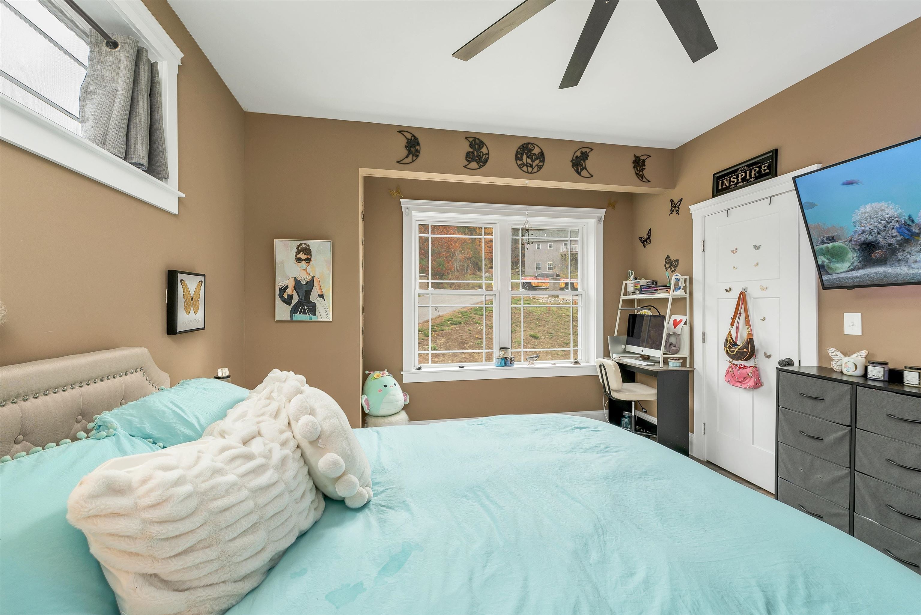 Laconia, New Hampshire, 03246, United States, 4 Bedrooms Bedrooms, ,4 BathroomsBathrooms,Residential,Active,1985603