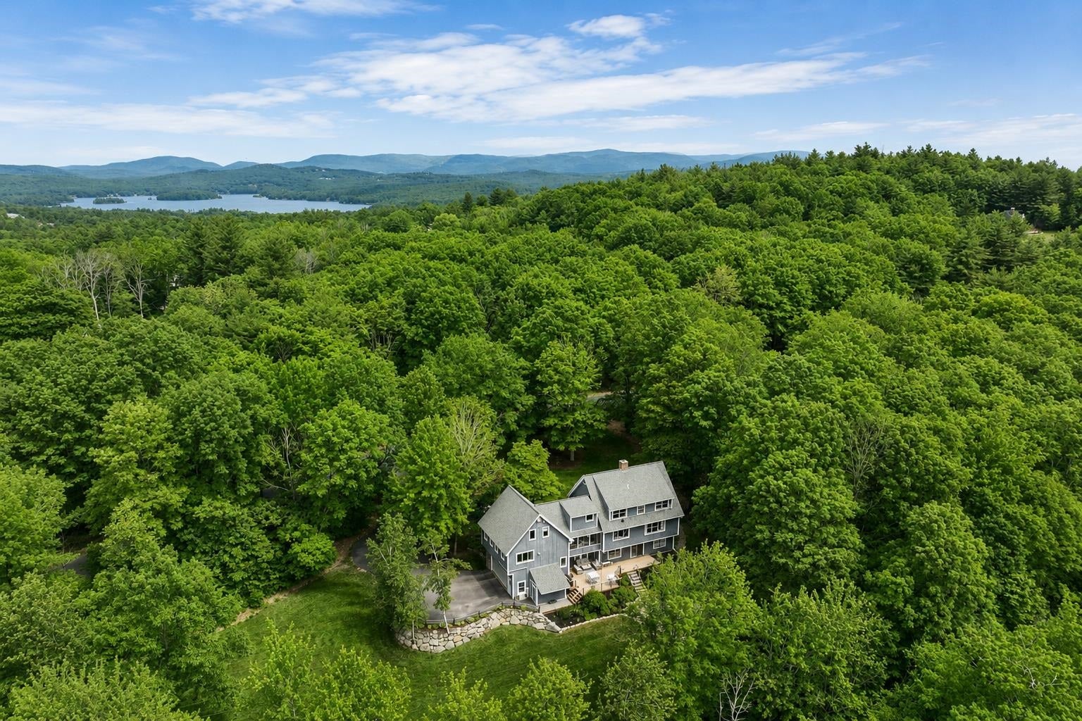 Meredith, New Hampshire, 03253, United States, 4 Bedrooms Bedrooms, ,5 BathroomsBathrooms,Residential,Pending,2045598